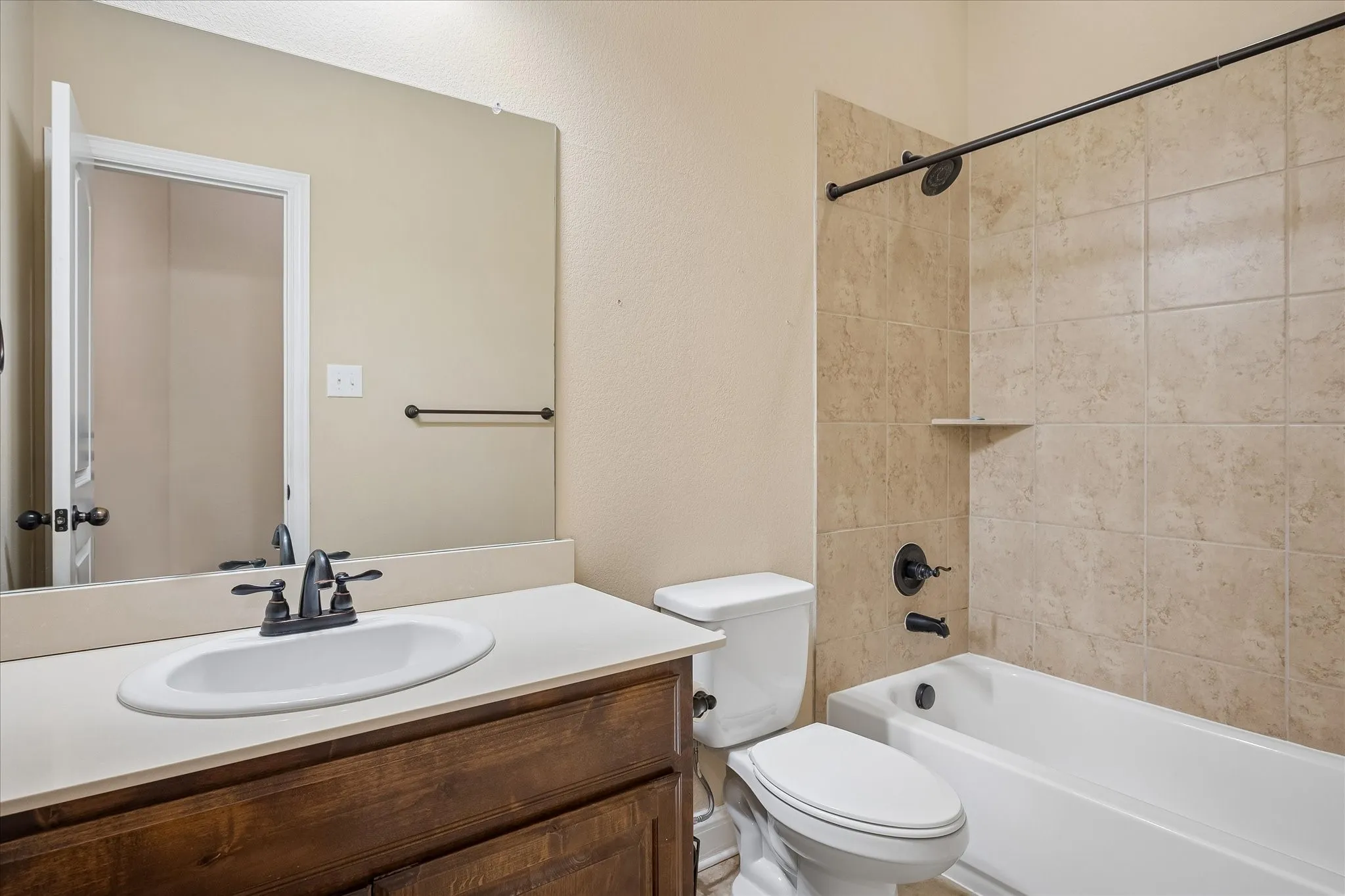 Single Family Residence For Sale in Collin County , 3413 Cedar Lane, Melissa, Texas 75454, 4 Bedroom, 2 Bathroom, 2 Garage spaces, 2,053 Sqft, built in 2014, mls#21347037, Real Estate Agent in Melissa, Homes For Sale in Collin county, Homes For Sale in Melissa, Realtor in Melissa Texas, Real Estate Brokerage Independent Realty Texas, Luminita Cordes Realtor