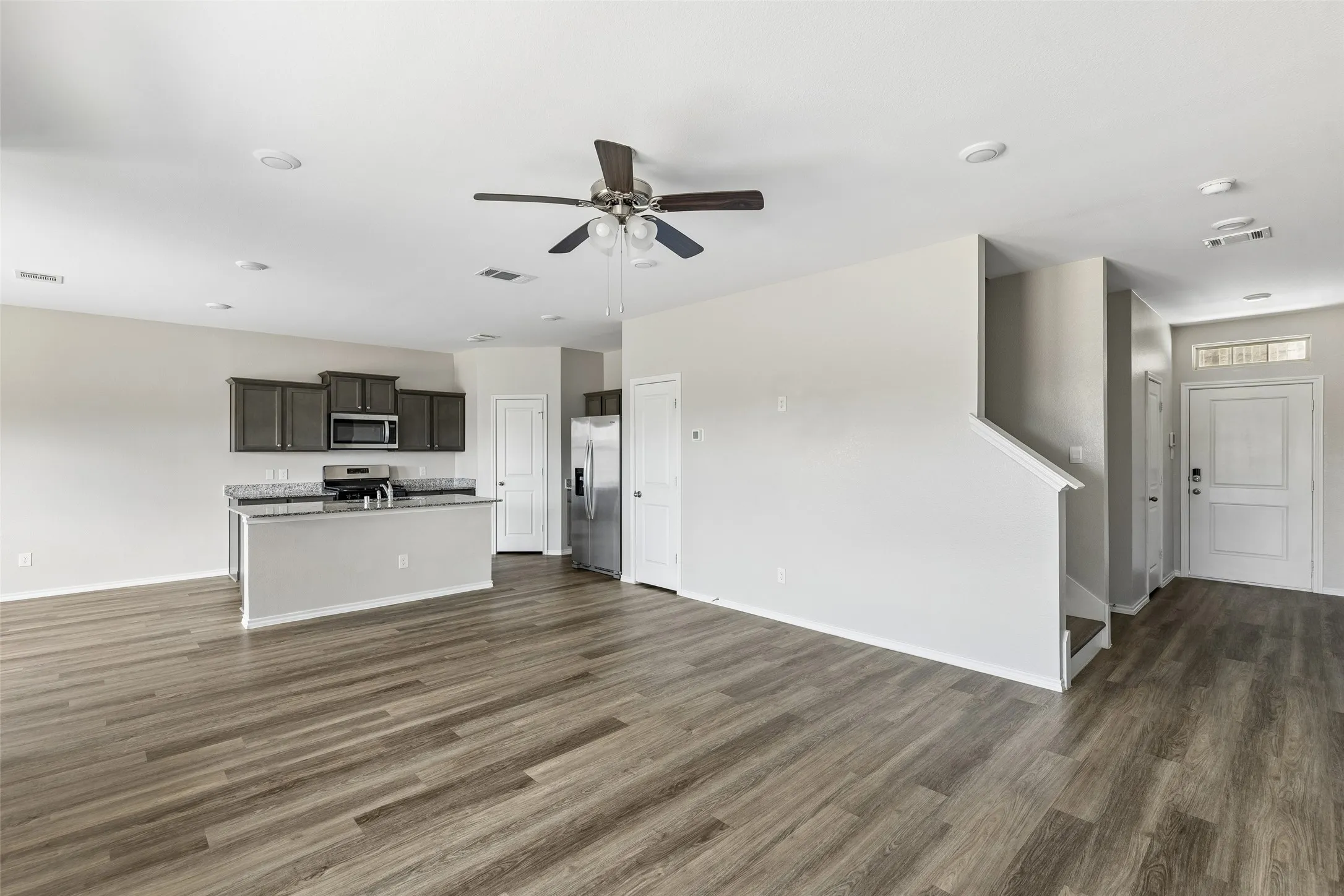 Single Family Residence For Sale in Collin County , 860 Moonwake Drive, Lavon, Texas 75166, 4 Bedroom, 4 Bathroom, 2 Garage spaces, 2,002 Sqft, built in 2023, mls#21362426, Real Estate Agent in Lavon, Homes For Sale in Collin county, Homes For Sale in Lavon, Realtor in Lavon Texas, Real Estate Brokerage Independent Realty Texas, Luminita Cordes Realtor