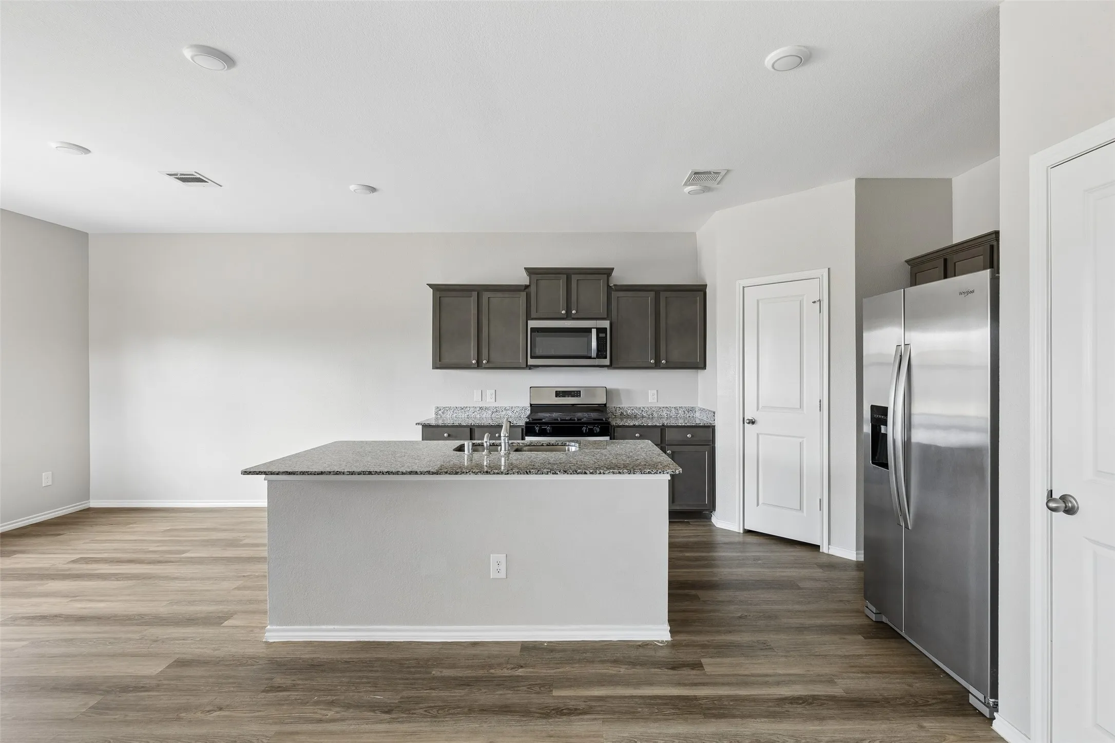 Single Family Residence For Sale in Collin County , 860 Moonwake Drive, Lavon, Texas 75166, 4 Bedroom, 4 Bathroom, 2 Garage spaces, 2,002 Sqft, built in 2023, mls#21362426, Real Estate Agent in Lavon, Homes For Sale in Collin county, Homes For Sale in Lavon, Realtor in Lavon Texas, Real Estate Brokerage Independent Realty Texas, Luminita Cordes Realtor