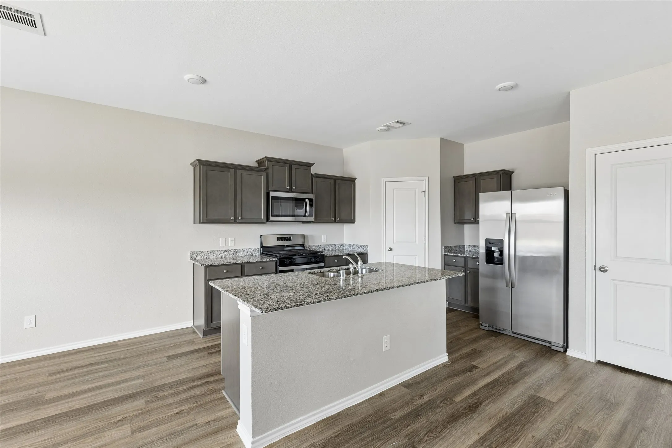 Single Family Residence For Sale in Collin County , 860 Moonwake Drive, Lavon, Texas 75166, 4 Bedroom, 4 Bathroom, 2 Garage spaces, 2,002 Sqft, built in 2023, mls#21362426, Real Estate Agent in Lavon, Homes For Sale in Collin county, Homes For Sale in Lavon, Realtor in Lavon Texas, Real Estate Brokerage Independent Realty Texas, Luminita Cordes Realtor