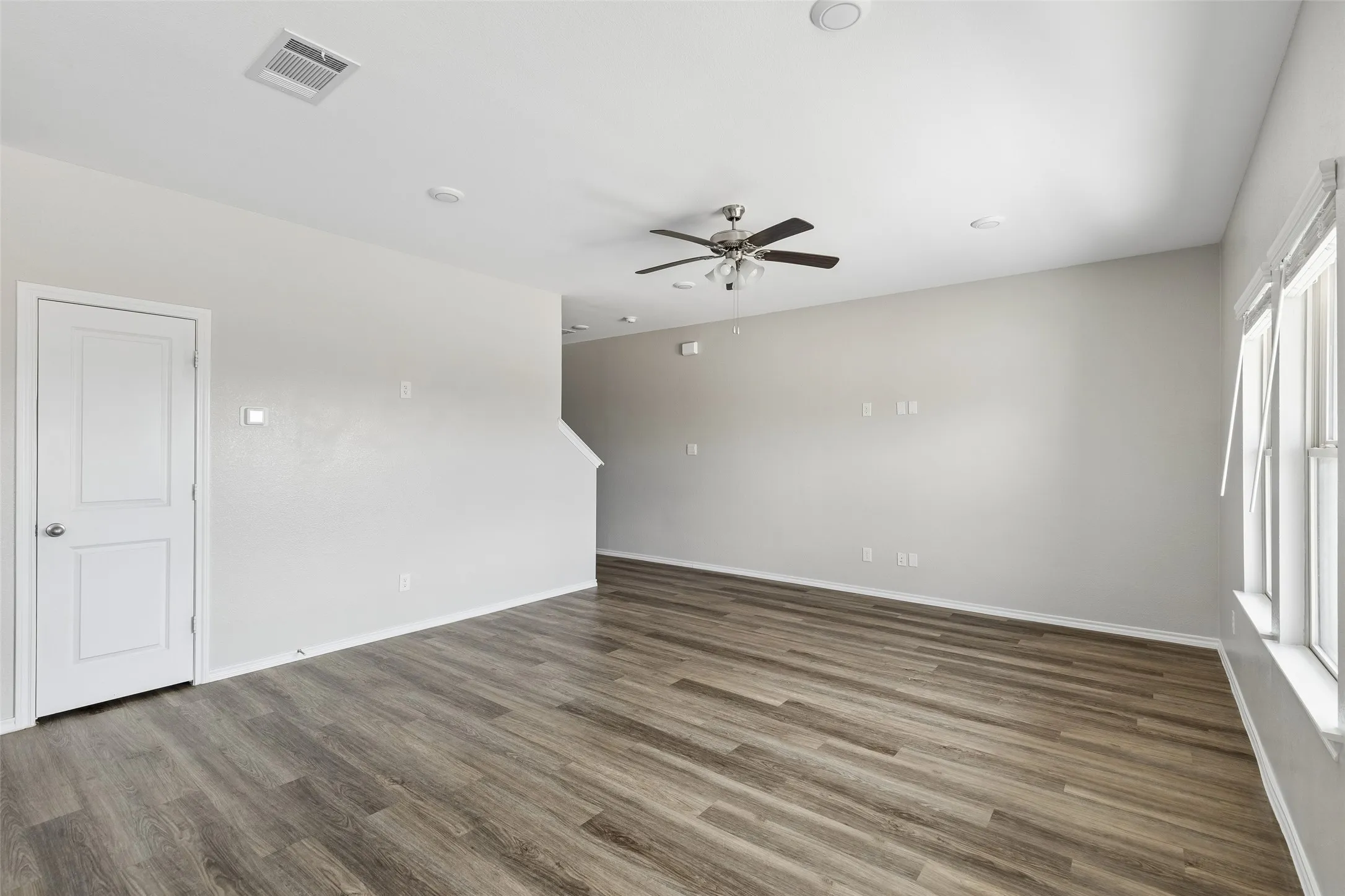 Single Family Residence For Sale in Collin County , 860 Moonwake Drive, Lavon, Texas 75166, 4 Bedroom, 4 Bathroom, 2 Garage spaces, 2,002 Sqft, built in 2023, mls#21362426, Real Estate Agent in Lavon, Homes For Sale in Collin county, Homes For Sale in Lavon, Realtor in Lavon Texas, Real Estate Brokerage Independent Realty Texas, Luminita Cordes Realtor