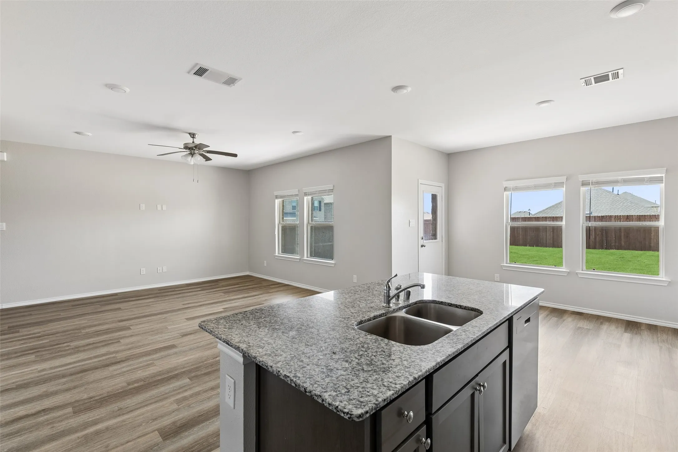 Single Family Residence For Sale in Collin County , 860 Moonwake Drive, Lavon, Texas 75166, 4 Bedroom, 4 Bathroom, 2 Garage spaces, 2,002 Sqft, built in 2023, mls#21362426, Real Estate Agent in Lavon, Homes For Sale in Collin county, Homes For Sale in Lavon, Realtor in Lavon Texas, Real Estate Brokerage Independent Realty Texas, Luminita Cordes Realtor