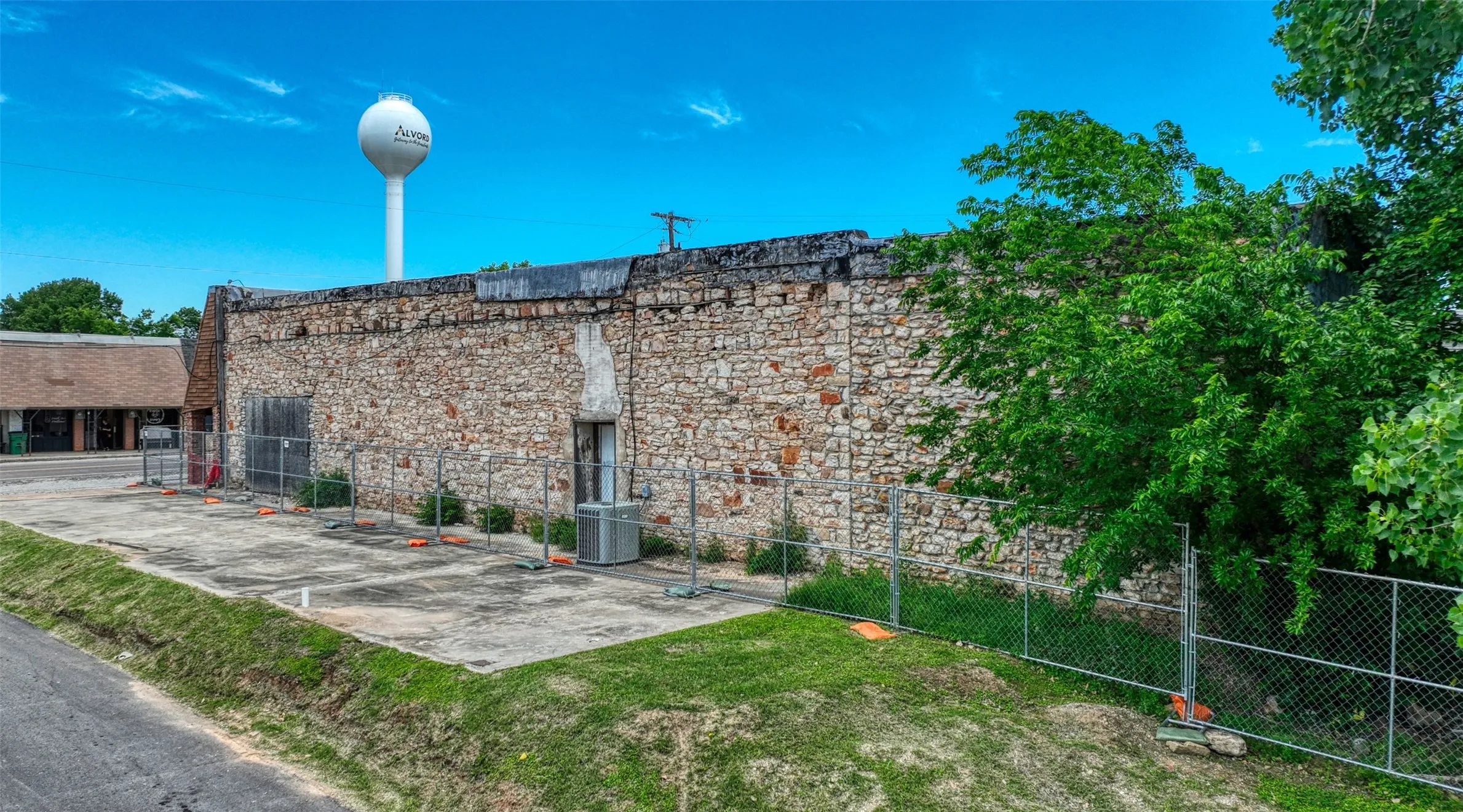 Improved Land For Sale in Wise County , 110 N Wickham Street, Alvord, Texas 76225, 0, 0, Garage spaces, 0 Sqft, built in 1920, Price $59,900, mls#21362430, Real Estate Agent in Alvord, Homes For Sale in Wise county, Homes For Sale in Alvord, Realtor in Alvord Texas, Real Estate Brokerage Independent Realty Texas, Luminita Cordes Realtor