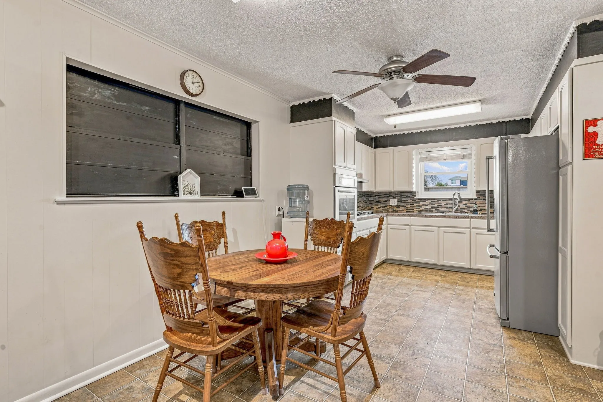 Single Family Residence For Sale in Erath County , 409 N Charlotte, Stephenville, Texas 76401, 4 Bedroom, 3 Bathroom, 2 Garage spaces, 2,223 Sqft, built in 1964, mls#21360531, Real Estate Agent in Stephenville, Homes For Sale in Erath county, Homes For Sale in Stephenville, Realtor in Stephenville Texas, Real Estate Brokerage Independent Realty Texas, Luminita Cordes Realtor