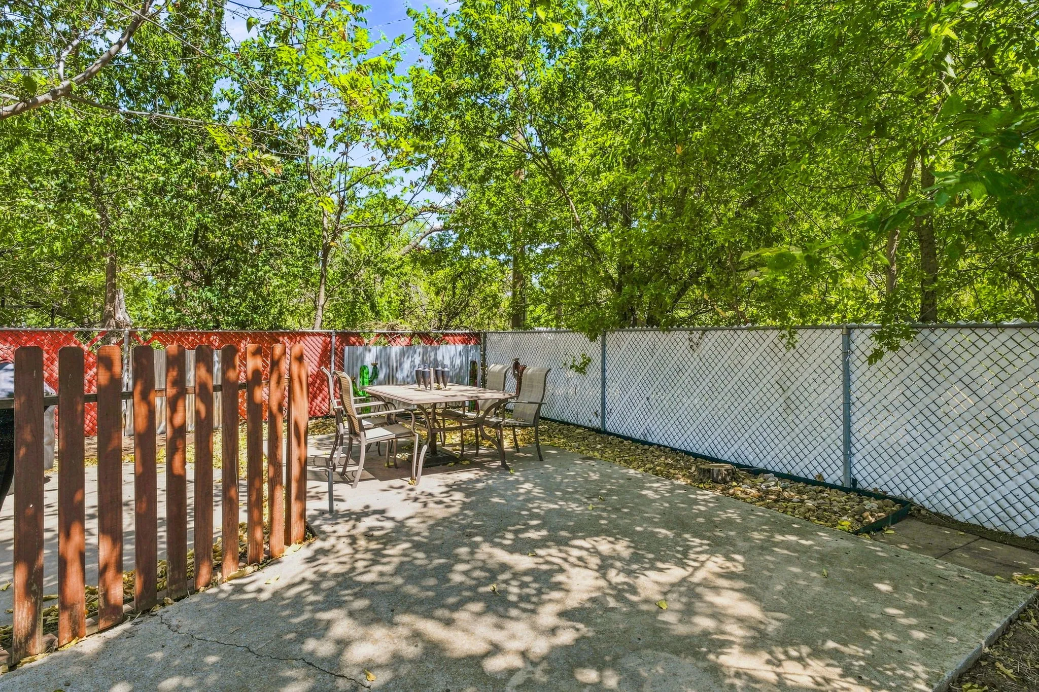 Single Family Residence For Sale in Erath County , 409 N Charlotte, Stephenville, Texas 76401, 4 Bedroom, 3 Bathroom, 2 Garage spaces, 2,223 Sqft, built in 1964, mls#21360531, Real Estate Agent in Stephenville, Homes For Sale in Erath county, Homes For Sale in Stephenville, Realtor in Stephenville Texas, Real Estate Brokerage Independent Realty Texas, Luminita Cordes Realtor