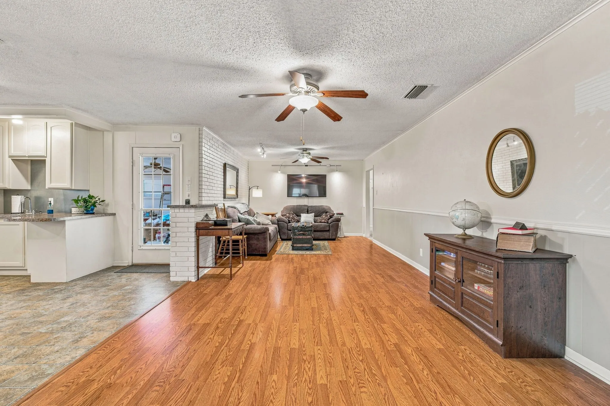 Single Family Residence For Sale in Erath County , 409 N Charlotte, Stephenville, Texas 76401, 4 Bedroom, 3 Bathroom, 2 Garage spaces, 2,223 Sqft, built in 1964, mls#21360531, Real Estate Agent in Stephenville, Homes For Sale in Erath county, Homes For Sale in Stephenville, Realtor in Stephenville Texas, Real Estate Brokerage Independent Realty Texas, Luminita Cordes Realtor