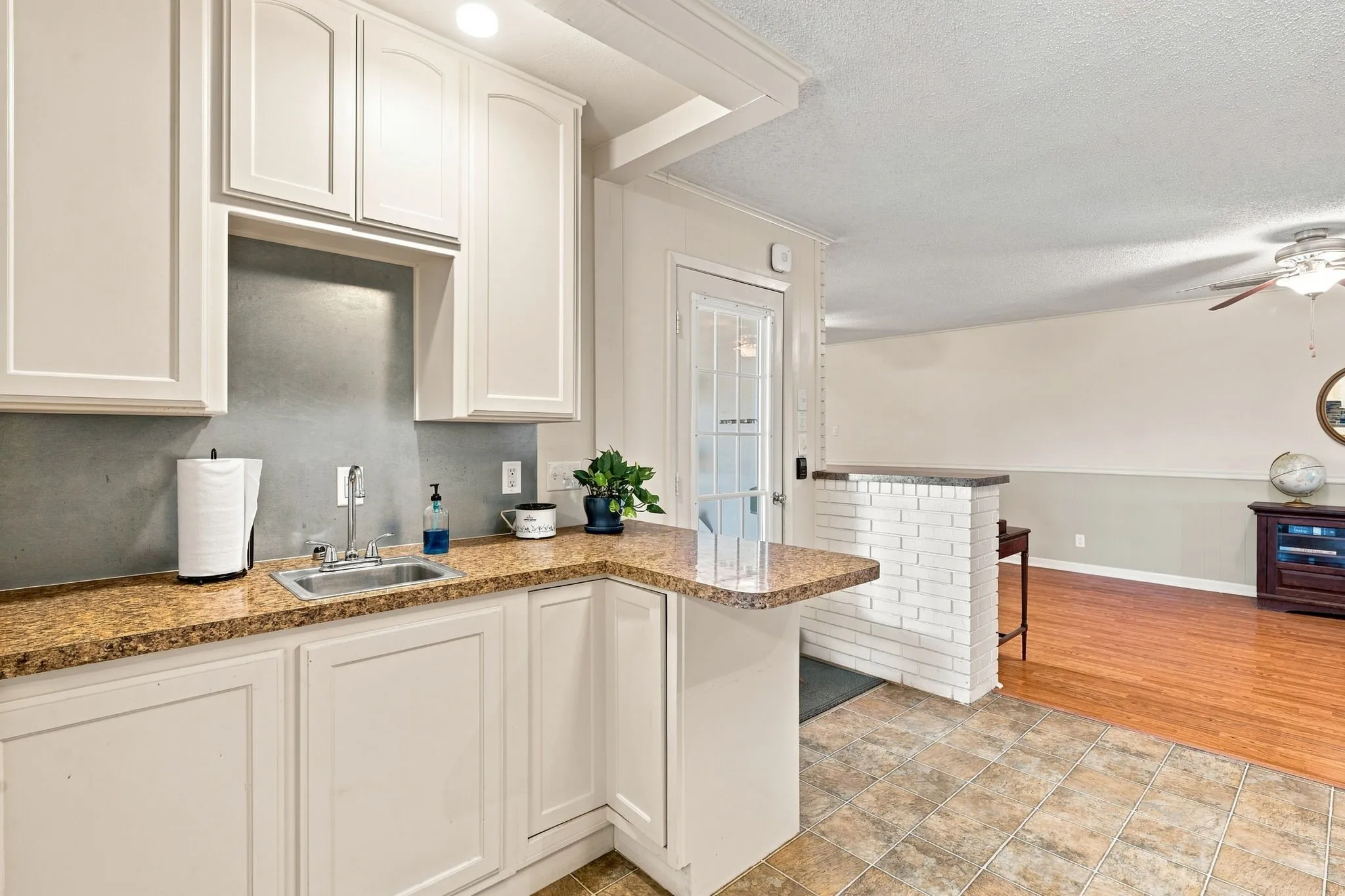 Single Family Residence For Sale in Erath County , 409 N Charlotte, Stephenville, Texas 76401, 4 Bedroom, 3 Bathroom, 2 Garage spaces, 2,223 Sqft, built in 1964, mls#21360531, Real Estate Agent in Stephenville, Homes For Sale in Erath county, Homes For Sale in Stephenville, Realtor in Stephenville Texas, Real Estate Brokerage Independent Realty Texas, Luminita Cordes Realtor