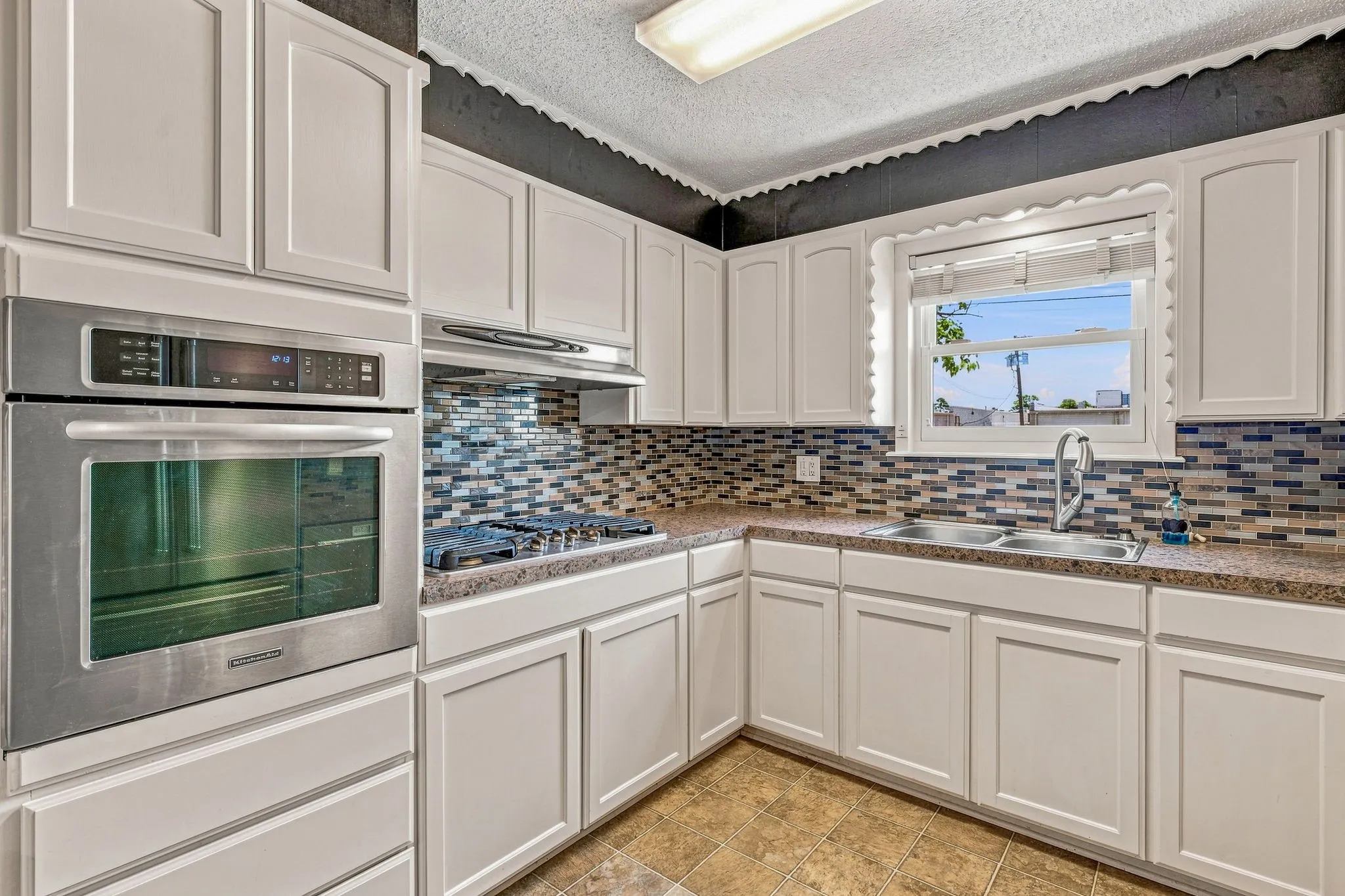 Single Family Residence For Sale in Erath County , 409 N Charlotte, Stephenville, Texas 76401, 4 Bedroom, 3 Bathroom, 2 Garage spaces, 2,223 Sqft, built in 1964, mls#21360531, Real Estate Agent in Stephenville, Homes For Sale in Erath county, Homes For Sale in Stephenville, Realtor in Stephenville Texas, Real Estate Brokerage Independent Realty Texas, Luminita Cordes Realtor