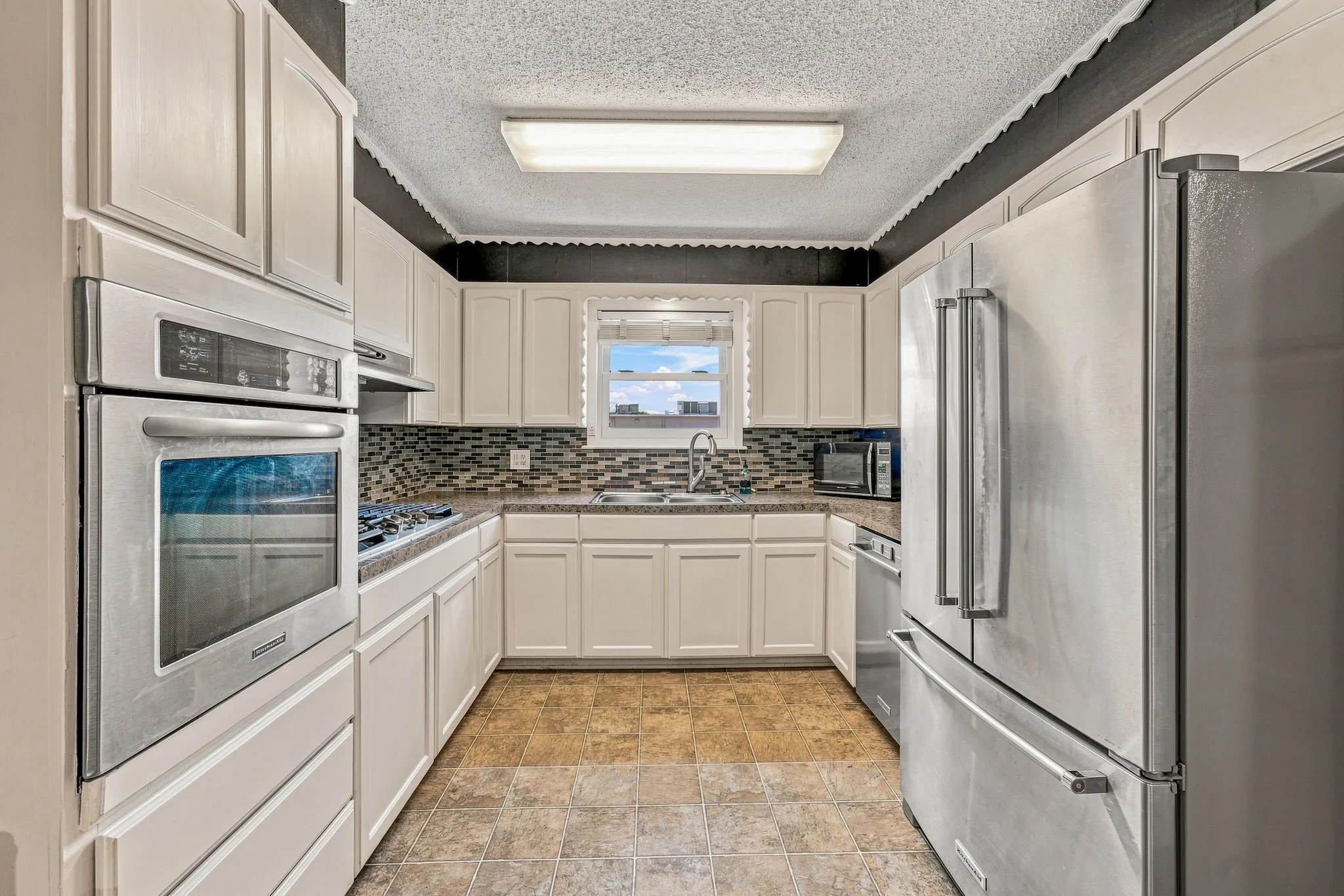 Single Family Residence For Sale in Erath County , 409 N Charlotte, Stephenville, Texas 76401, 4 Bedroom, 3 Bathroom, 2 Garage spaces, 2,223 Sqft, built in 1964, mls#21360531, Real Estate Agent in Stephenville, Homes For Sale in Erath county, Homes For Sale in Stephenville, Realtor in Stephenville Texas, Real Estate Brokerage Independent Realty Texas, Luminita Cordes Realtor