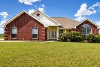 Single Family Residence For Sale in Fannin County , 639 County Road 4850, Leonard, Texas 75452, 3 Bedroom, 2 Bathroom, 2 Garage spaces, 1,460 Sqft, built in 2005, mls#21351662, Real Estate Agent in Leonard, Homes For Sale in Fannin county, Homes For Sale in Leonard, Realtor in Leonard Texas, Real Estate Brokerage Independent Realty Texas, Luminita Cordes Realtor