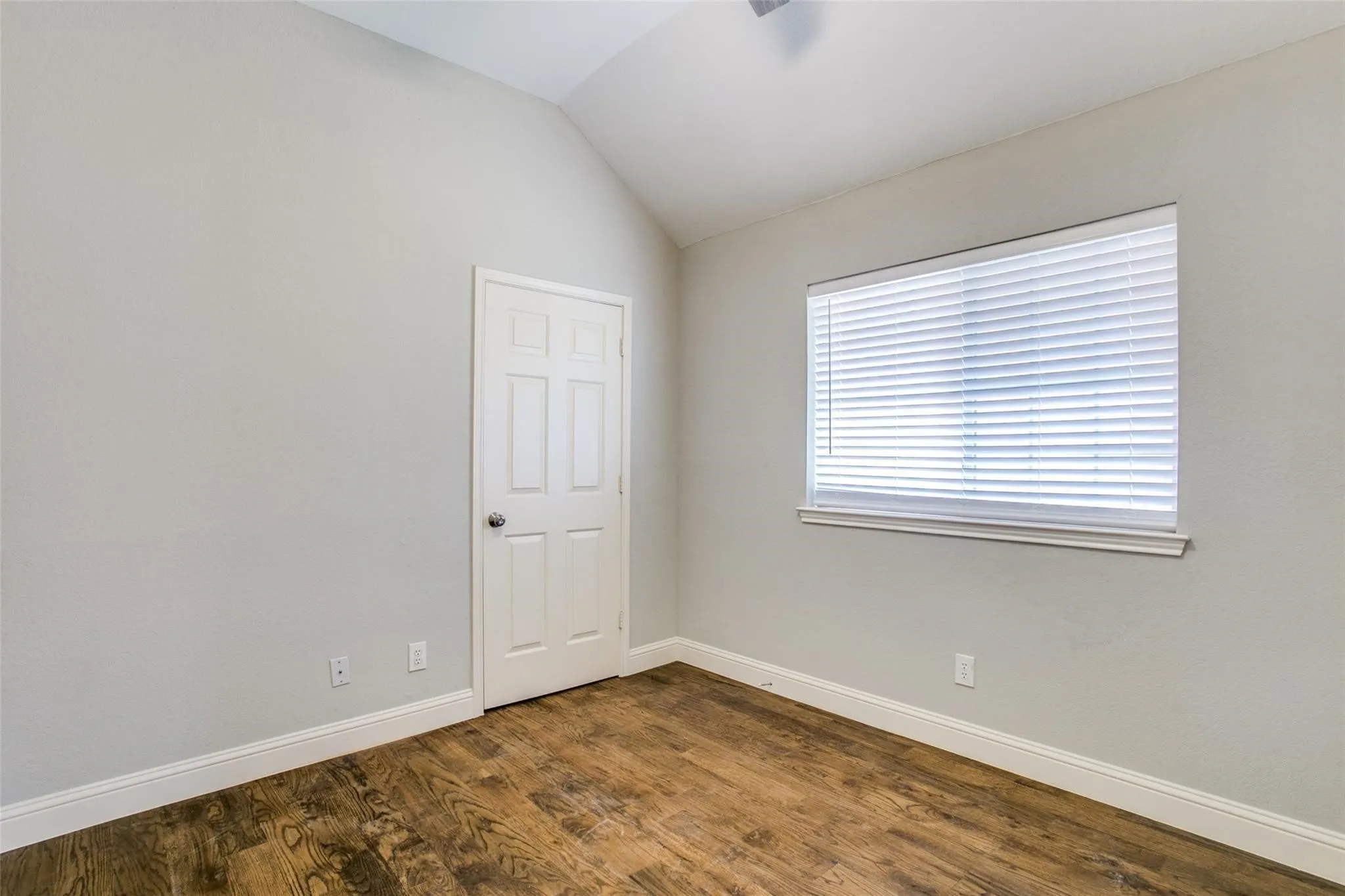 Single Family Residence For Rent in Denton County , 2103 Amherst Drive, Lewisville, Texas 75067, 3 Bedroom, 2 Bathroom, 2 Garage spaces, 1,372 Sqft, built in 1993, mls#21362443, Real Estate Agent in Lewisville, Homes For Rent in Denton county, Homes For Rent in Lewisville, Realtor in Lewisville Texas, Real Estate Brokerage Independent Realty Texas, Luminita Cordes Realtor