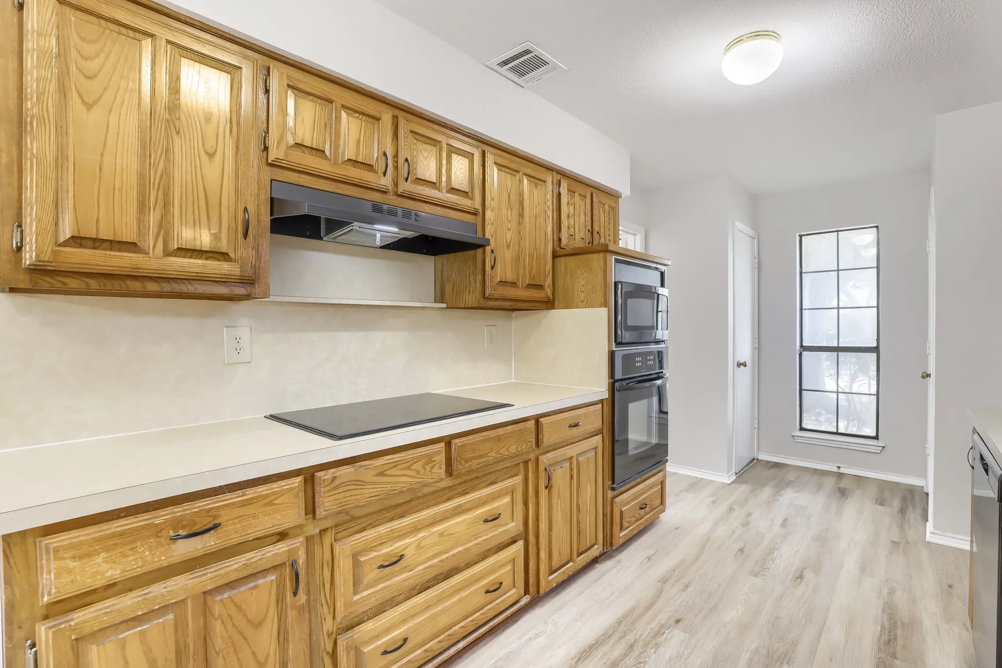 Single Family Residence For Sale in Dallas County , 734 Swallow Drive, Coppell, Texas 75019, 3 Bedroom, 2 Bathroom, 2 Garage spaces, 1,828 Sqft, built in 1985, mls#21360676, Real Estate Agent in Coppell, Homes For Sale in Dallas county, Homes For Sale in Coppell, Realtor in Coppell Texas, Real Estate Brokerage Independent Realty Texas, Luminita Cordes Realtor
