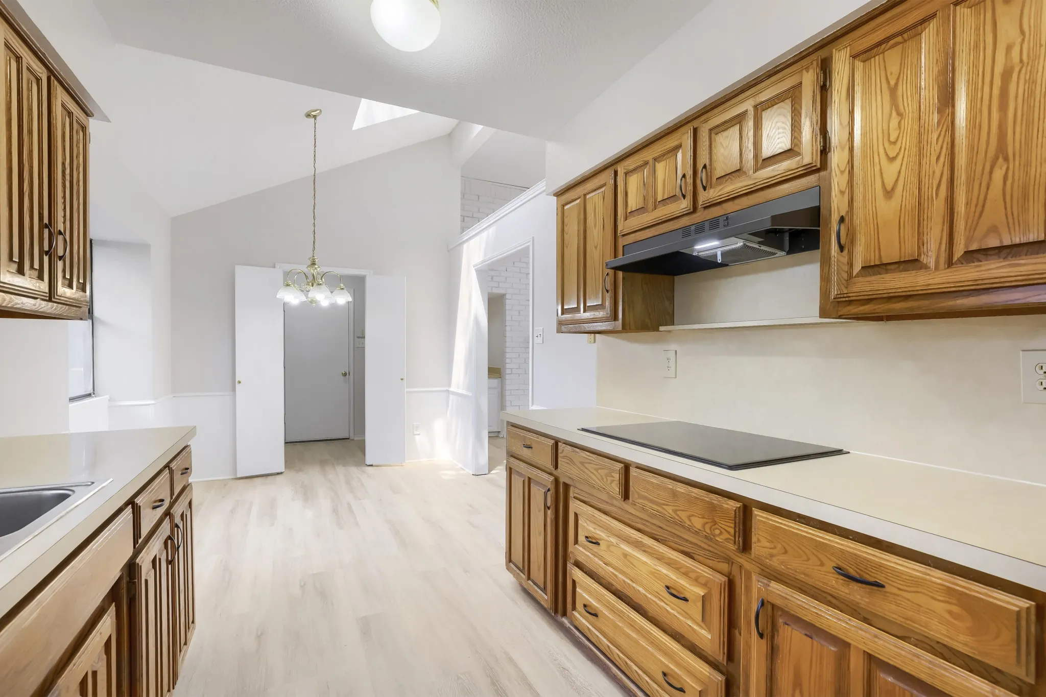 Single Family Residence For Sale in Dallas County , 734 Swallow Drive, Coppell, Texas 75019, 3 Bedroom, 2 Bathroom, 2 Garage spaces, 1,828 Sqft, built in 1985, mls#21360676, Real Estate Agent in Coppell, Homes For Sale in Dallas county, Homes For Sale in Coppell, Realtor in Coppell Texas, Real Estate Brokerage Independent Realty Texas, Luminita Cordes Realtor