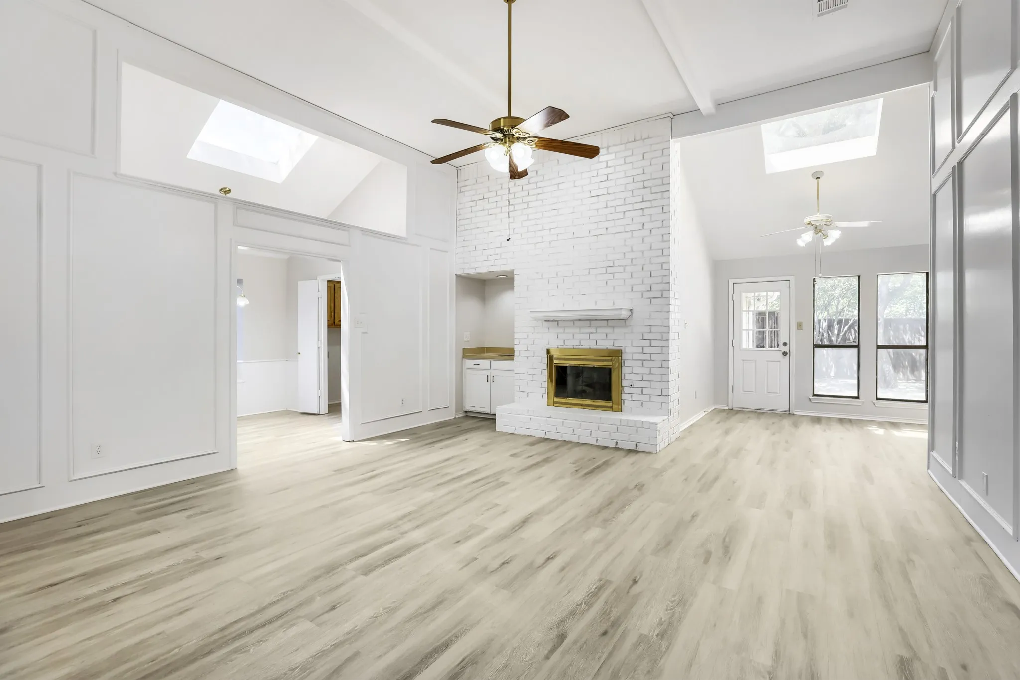 Single Family Residence For Sale in Dallas County , 734 Swallow Drive, Coppell, Texas 75019, 3 Bedroom, 2 Bathroom, 2 Garage spaces, 1,828 Sqft, built in 1985, mls#21360676, Real Estate Agent in Coppell, Homes For Sale in Dallas county, Homes For Sale in Coppell, Realtor in Coppell Texas, Real Estate Brokerage Independent Realty Texas, Luminita Cordes Realtor
