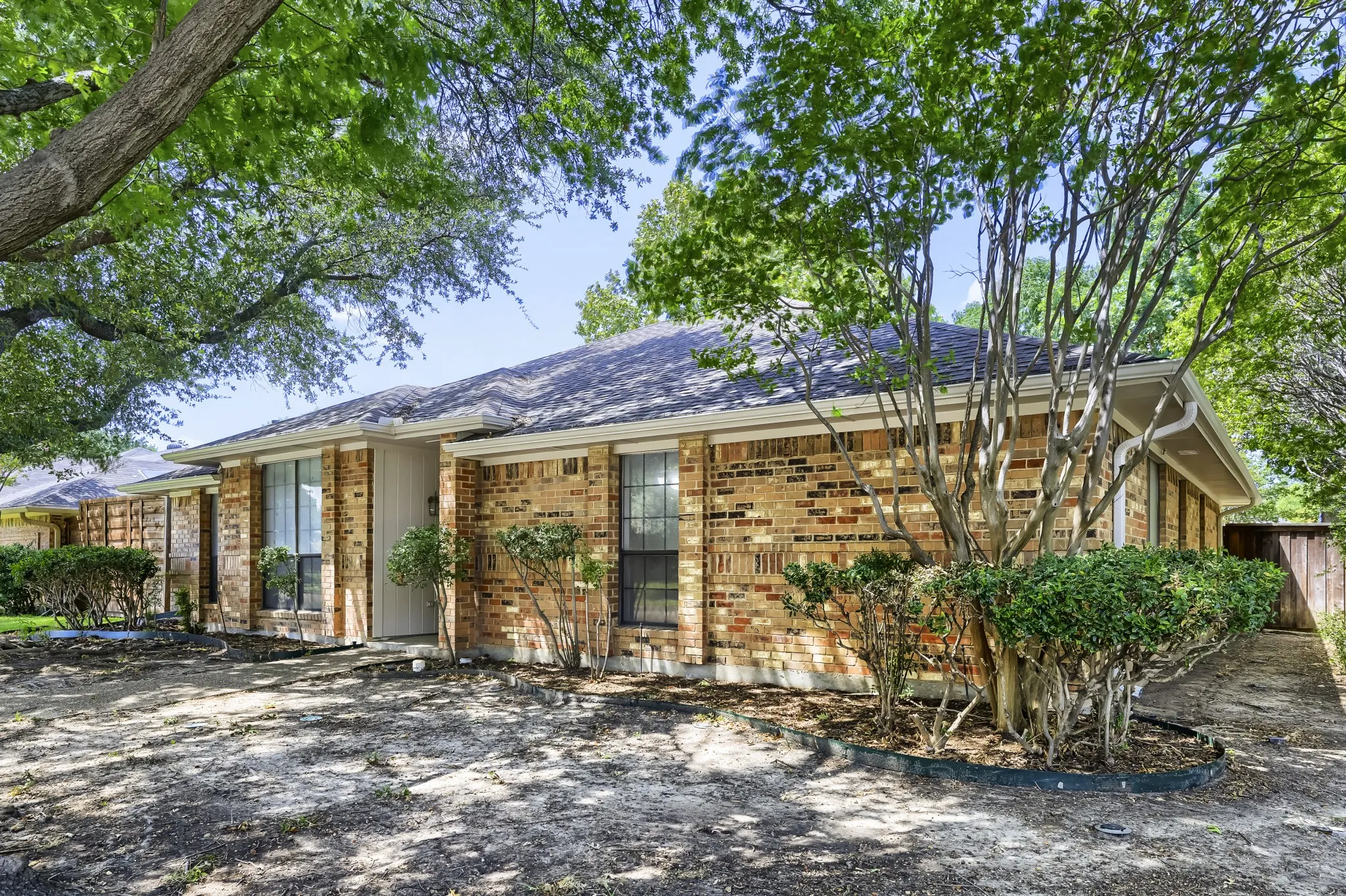 Single Family Residence For Sale in Dallas County , 734 Swallow Drive, Coppell, Texas 75019, 3 Bedroom, 2 Bathroom, 2 Garage spaces, 1,828 Sqft, built in 1985, mls#21360676, Real Estate Agent in Coppell, Homes For Sale in Dallas county, Homes For Sale in Coppell, Realtor in Coppell Texas, Real Estate Brokerage Independent Realty Texas, Luminita Cordes Realtor