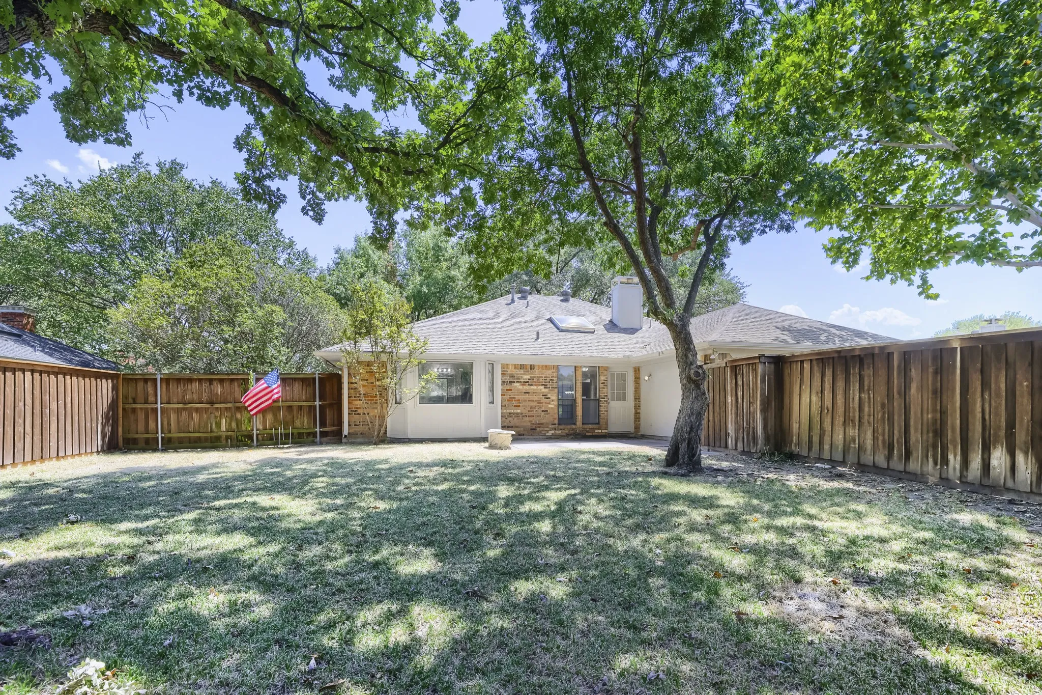 Single Family Residence For Sale in Dallas County , 734 Swallow Drive, Coppell, Texas 75019, 3 Bedroom, 2 Bathroom, 2 Garage spaces, 1,828 Sqft, built in 1985, mls#21360676, Real Estate Agent in Coppell, Homes For Sale in Dallas county, Homes For Sale in Coppell, Realtor in Coppell Texas, Real Estate Brokerage Independent Realty Texas, Luminita Cordes Realtor