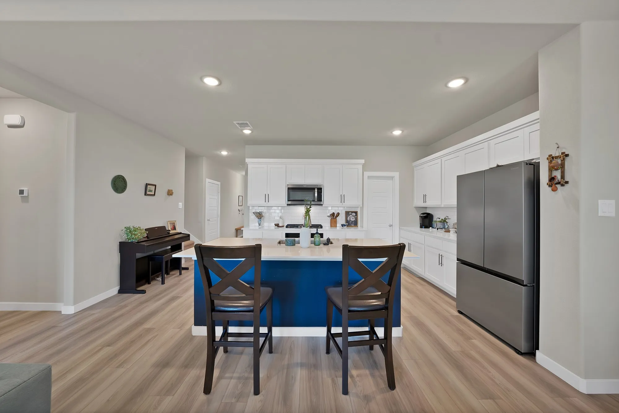 Single Family Residence For Sale in Tarrant County , 10621 Tuxinaw Trail, Fort Worth, Texas 76179, 5 Bedroom, 3 Bathroom, 2 Garage spaces, 3,015 Sqft, built in 2023, mls#21361632, Real Estate Agent in Fort Worth, Homes For Sale in Tarrant county, Homes For Sale in Fort Worth, Realtor in Fort Worth Texas, Real Estate Brokerage Independent Realty Texas, Luminita Cordes Realtor