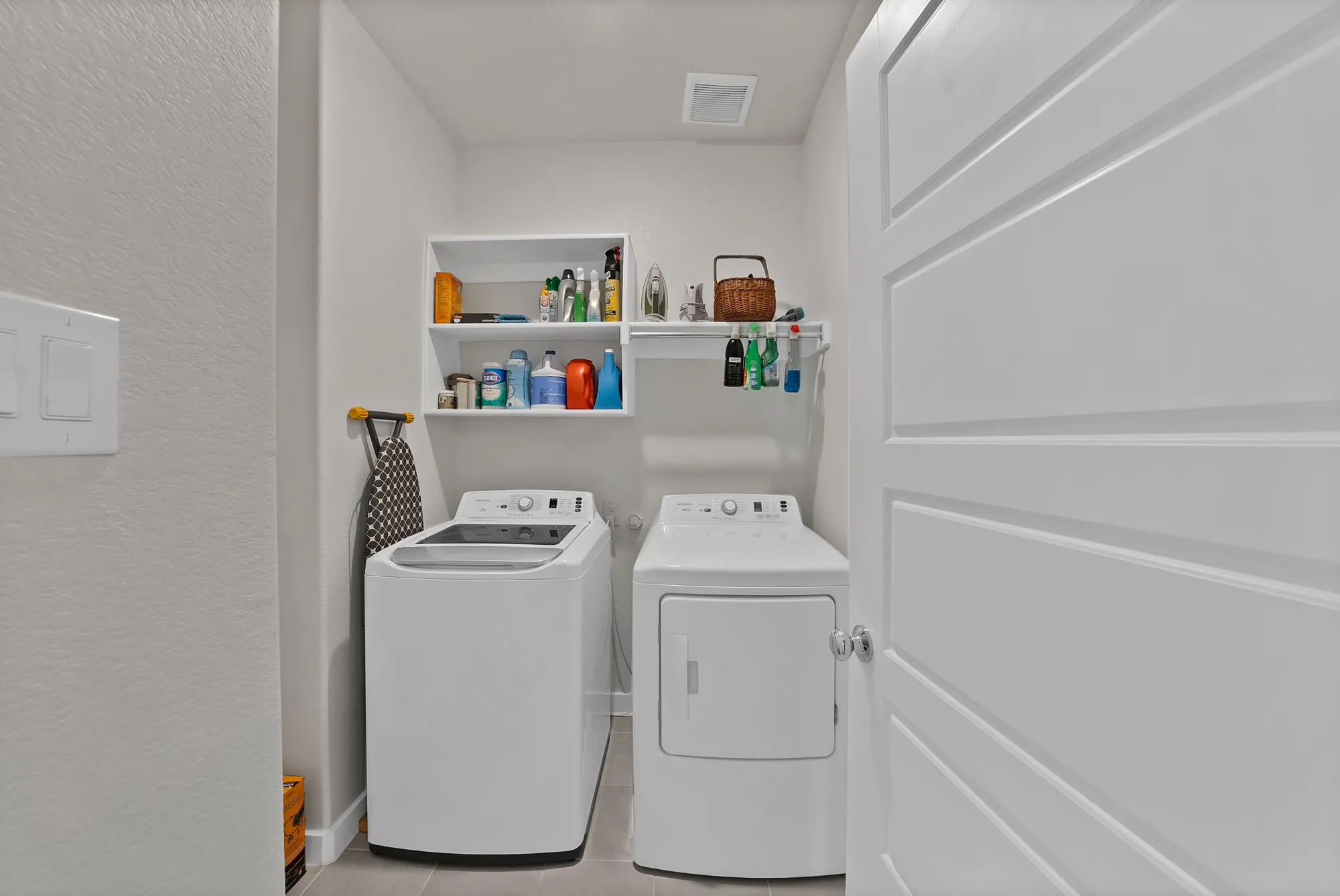 Single Family Residence For Sale in Tarrant County , 10621 Tuxinaw Trail, Fort Worth, Texas 76179, 5 Bedroom, 3 Bathroom, 2 Garage spaces, 3,015 Sqft, built in 2023, mls#21361632, Real Estate Agent in Fort Worth, Homes For Sale in Tarrant county, Homes For Sale in Fort Worth, Realtor in Fort Worth Texas, Real Estate Brokerage Independent Realty Texas, Luminita Cordes Realtor