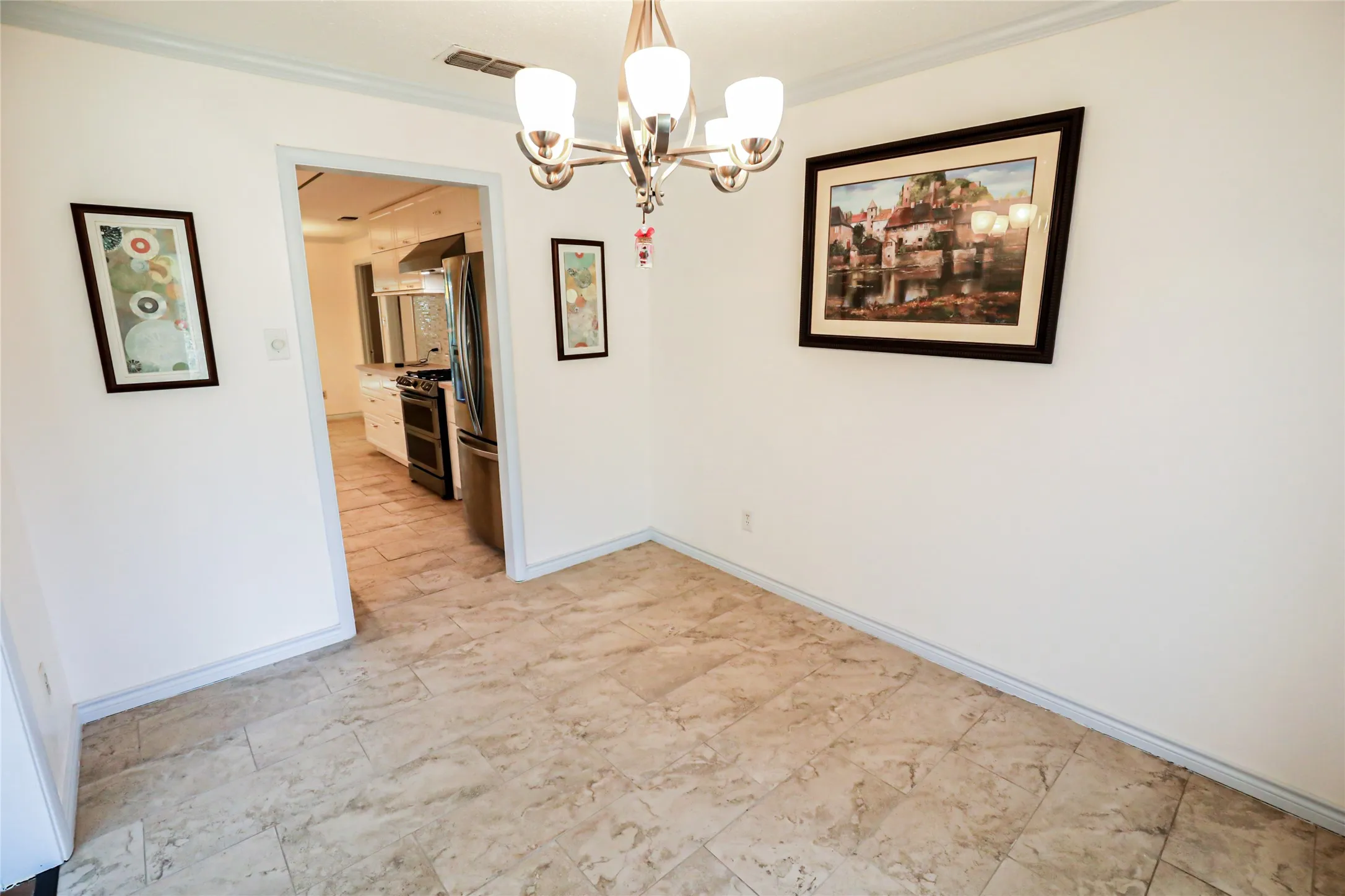 Single Family Residence For Sale in Tarrant County , 1233 Kathryn Street, Hurst, Texas 76053, 3 Bedroom, 2 Bathroom, 2 Garage spaces, 1,923 Sqft, built in 1965, mls#21362351, Real Estate Agent in Hurst, Homes For Sale in Tarrant county, Homes For Sale in Hurst, Realtor in Hurst Texas, Real Estate Brokerage Independent Realty Texas, Luminita Cordes Realtor
