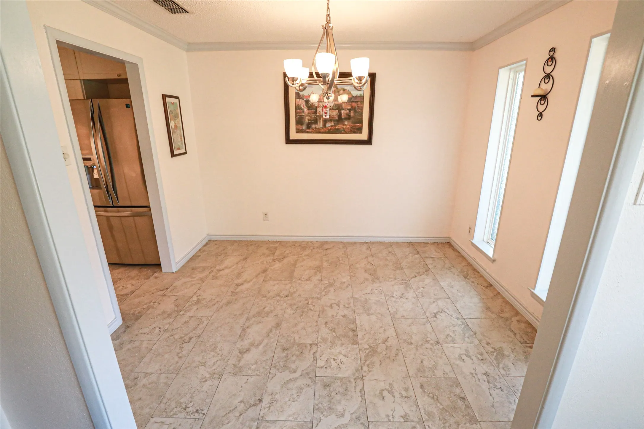 Single Family Residence For Sale in Tarrant County , 1233 Kathryn Street, Hurst, Texas 76053, 3 Bedroom, 2 Bathroom, 2 Garage spaces, 1,923 Sqft, built in 1965, mls#21362351, Real Estate Agent in Hurst, Homes For Sale in Tarrant county, Homes For Sale in Hurst, Realtor in Hurst Texas, Real Estate Brokerage Independent Realty Texas, Luminita Cordes Realtor