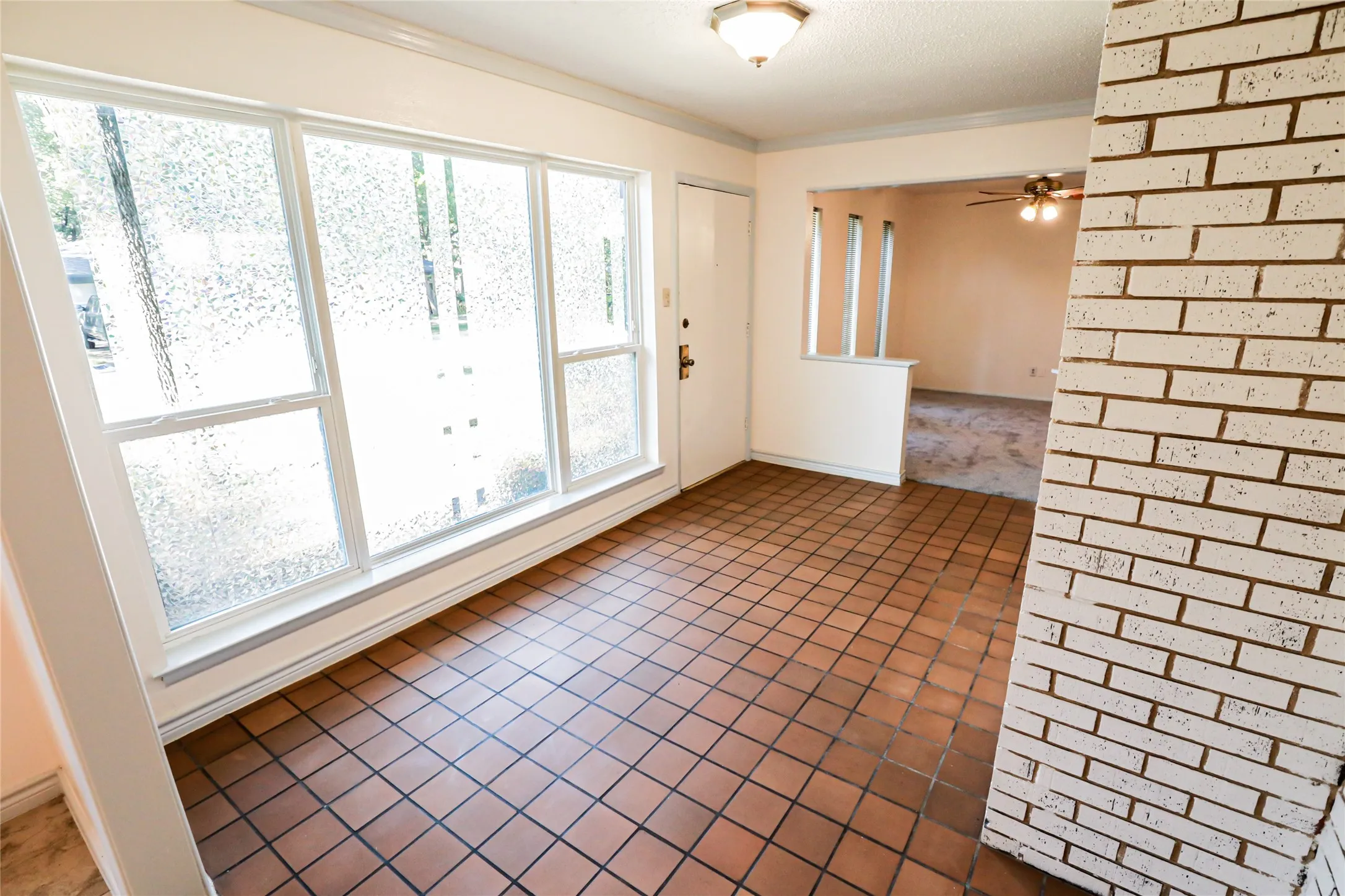 Single Family Residence For Sale in Tarrant County , 1233 Kathryn Street, Hurst, Texas 76053, 3 Bedroom, 2 Bathroom, 2 Garage spaces, 1,923 Sqft, built in 1965, mls#21362351, Real Estate Agent in Hurst, Homes For Sale in Tarrant county, Homes For Sale in Hurst, Realtor in Hurst Texas, Real Estate Brokerage Independent Realty Texas, Luminita Cordes Realtor