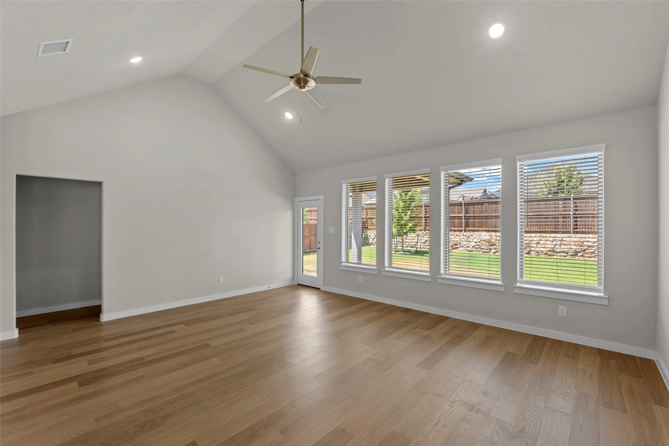 Single Family Residence For Sale in Collin County , 3818 Livingston Drive, Farmersville, Texas 75442, 4 Bedroom, 3 Bathroom, 2 Garage spaces, 2,472 Sqft, built in 2024, mls#21357201, Real Estate Agent in Farmersville, Homes For Sale in Collin county, Homes For Sale in Farmersville, Realtor in Farmersville Texas, Real Estate Brokerage Independent Realty Texas, Luminita Cordes Realtor