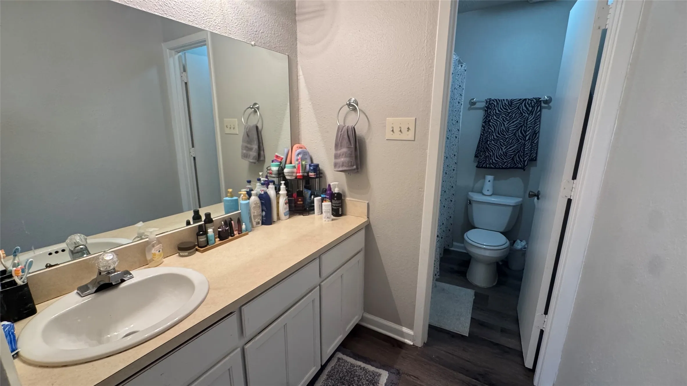 Duplex For Sale in Tarrant County , 1036 Enfilar Lane, Arlington, Texas 76017, 4 Bedroom, 4 Bathroom, Garage spaces, 0 Sqft, built in 1987, mls#21361412, Real Estate Agent in Arlington, Homes For Sale in Tarrant county, Homes For Sale in Arlington, Realtor in Arlington Texas, Real Estate Brokerage Independent Realty Texas, Luminita Cordes Realtor
