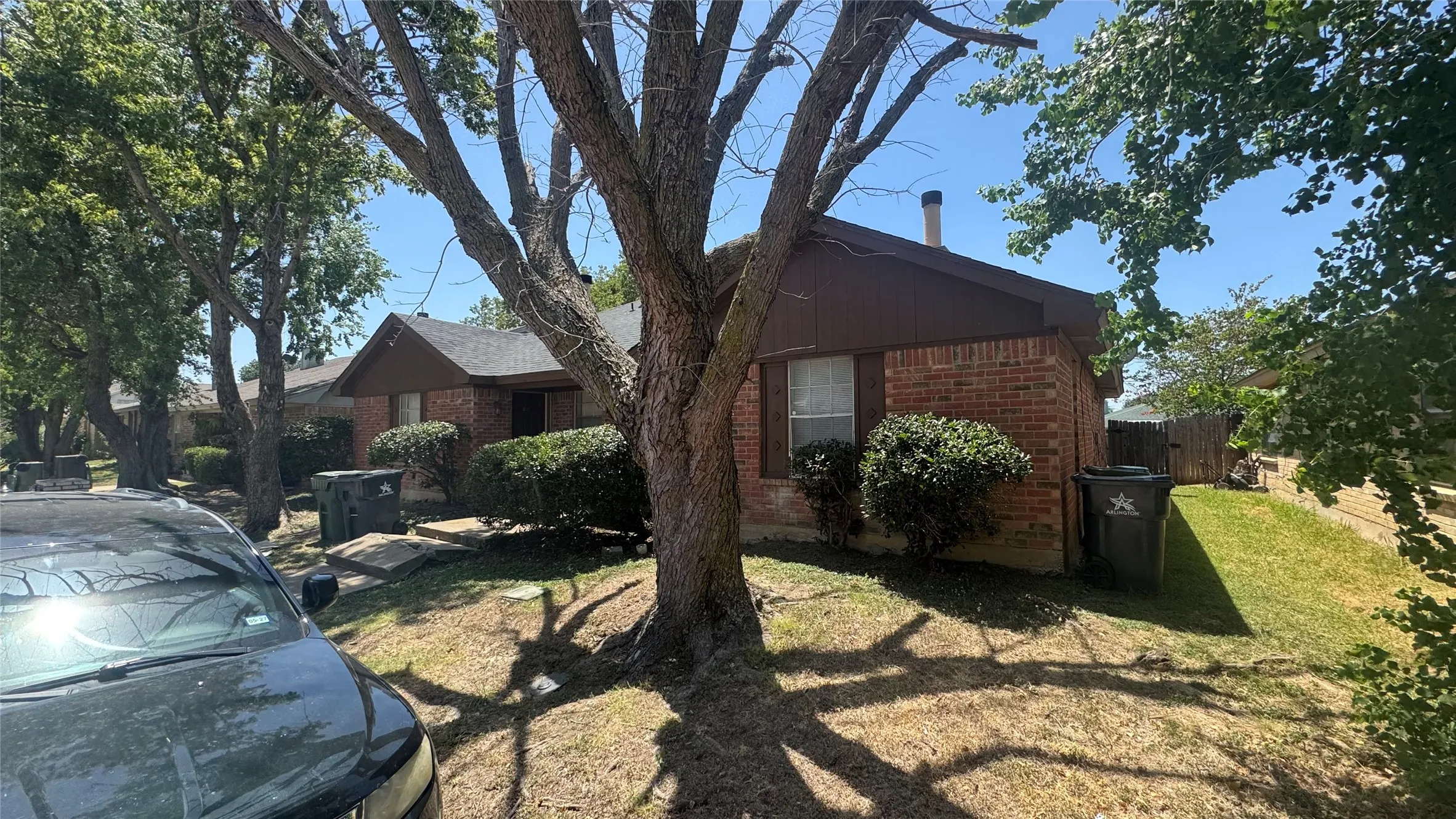 Duplex For Sale in Tarrant County , 1036 Enfilar Lane, Arlington, Texas 76017, 4 Bedroom, 4 Bathroom, Garage spaces, 0 Sqft, built in 1987, mls#21361412, Real Estate Agent in Arlington, Homes For Sale in Tarrant county, Homes For Sale in Arlington, Realtor in Arlington Texas, Real Estate Brokerage Independent Realty Texas, Luminita Cordes Realtor