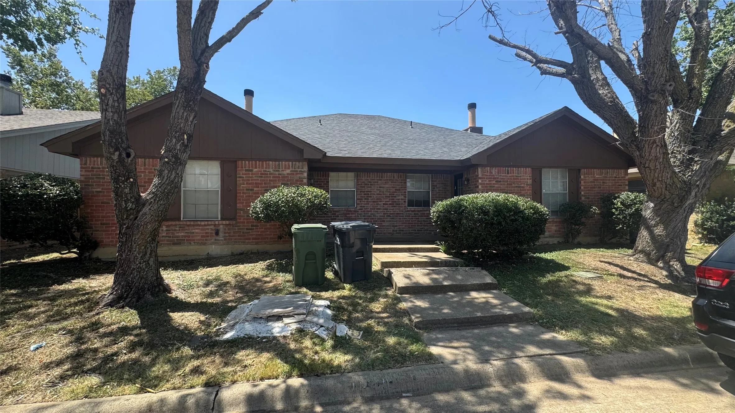 Duplex For Sale in Tarrant County , 1036 Enfilar Lane, Arlington, Texas 76017, 4 Bedroom, 4 Bathroom, Garage spaces, 0 Sqft, built in 1987, mls#21361412, Real Estate Agent in Arlington, Homes For Sale in Tarrant county, Homes For Sale in Arlington, Realtor in Arlington Texas, Real Estate Brokerage Independent Realty Texas, Luminita Cordes Realtor