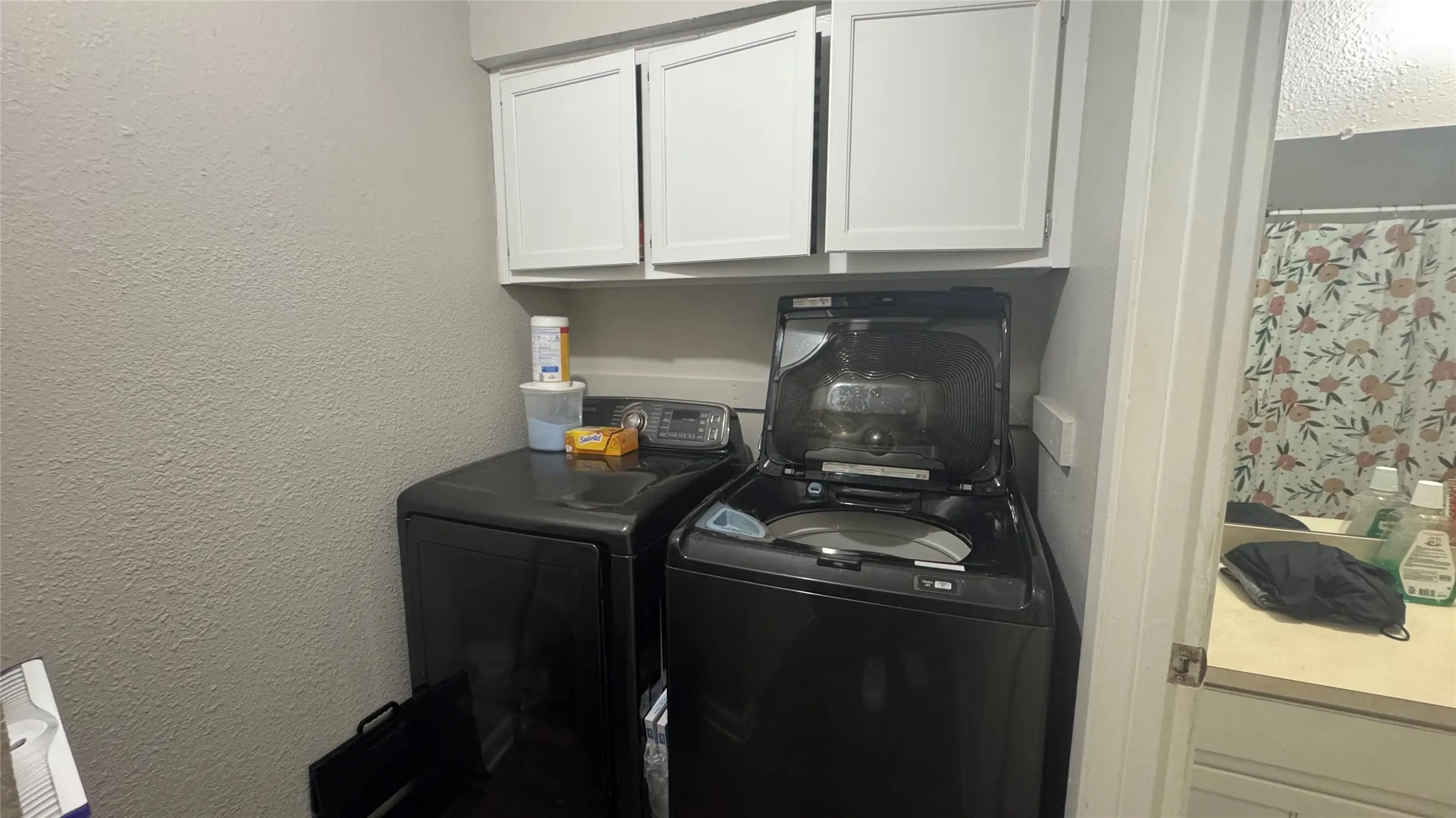 Duplex For Sale in Tarrant County , 1036 Enfilar Lane, Arlington, Texas 76017, 4 Bedroom, 4 Bathroom, Garage spaces, 0 Sqft, built in 1987, mls#21361412, Real Estate Agent in Arlington, Homes For Sale in Tarrant county, Homes For Sale in Arlington, Realtor in Arlington Texas, Real Estate Brokerage Independent Realty Texas, Luminita Cordes Realtor