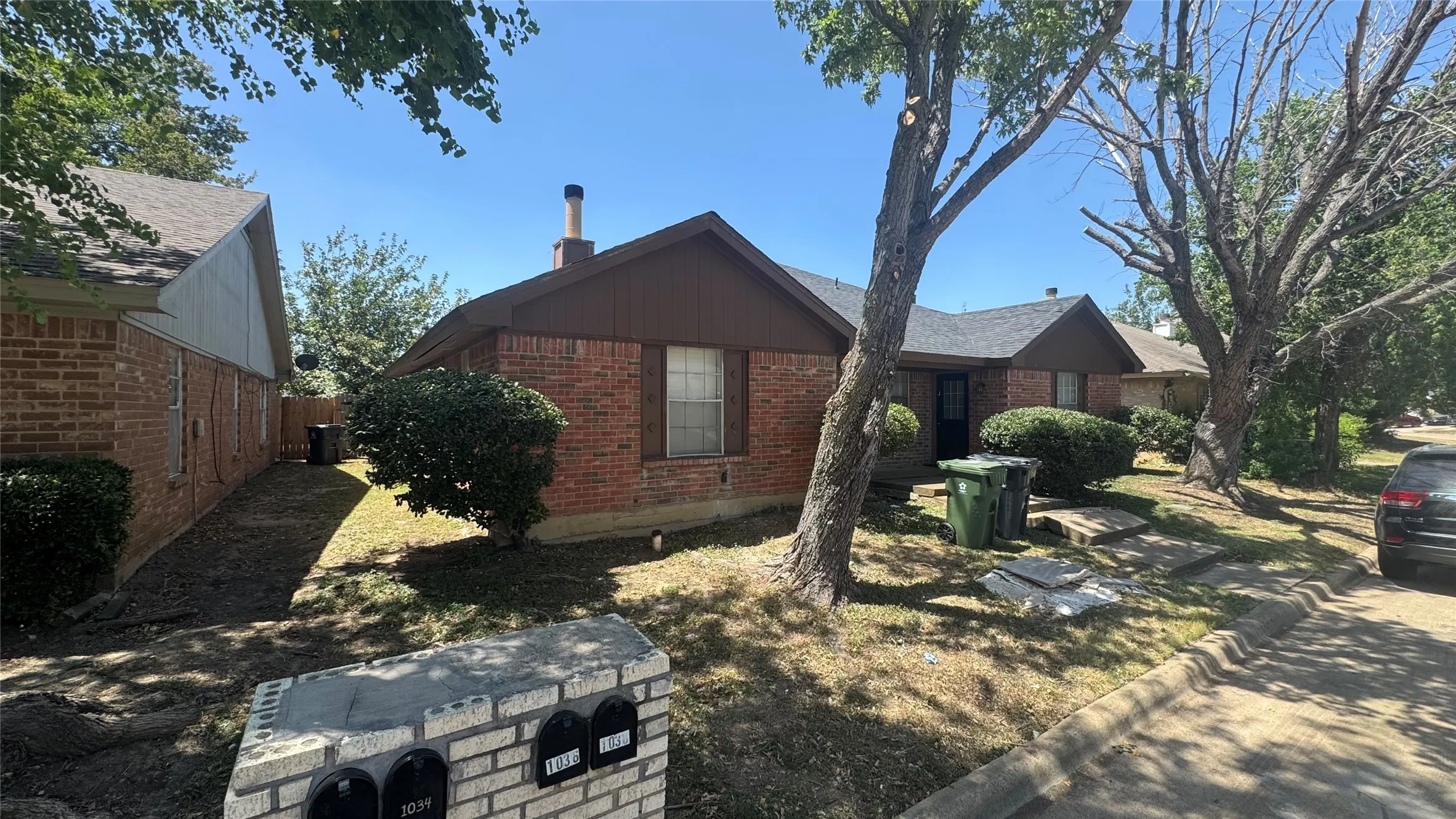 Duplex For Sale in Tarrant County , 1036 Enfilar Lane, Arlington, Texas 76017, 4 Bedroom, 4 Bathroom, Garage spaces, 0 Sqft, built in 1987, mls#21361412, Real Estate Agent in Arlington, Homes For Sale in Tarrant county, Homes For Sale in Arlington, Realtor in Arlington Texas, Real Estate Brokerage Independent Realty Texas, Luminita Cordes Realtor