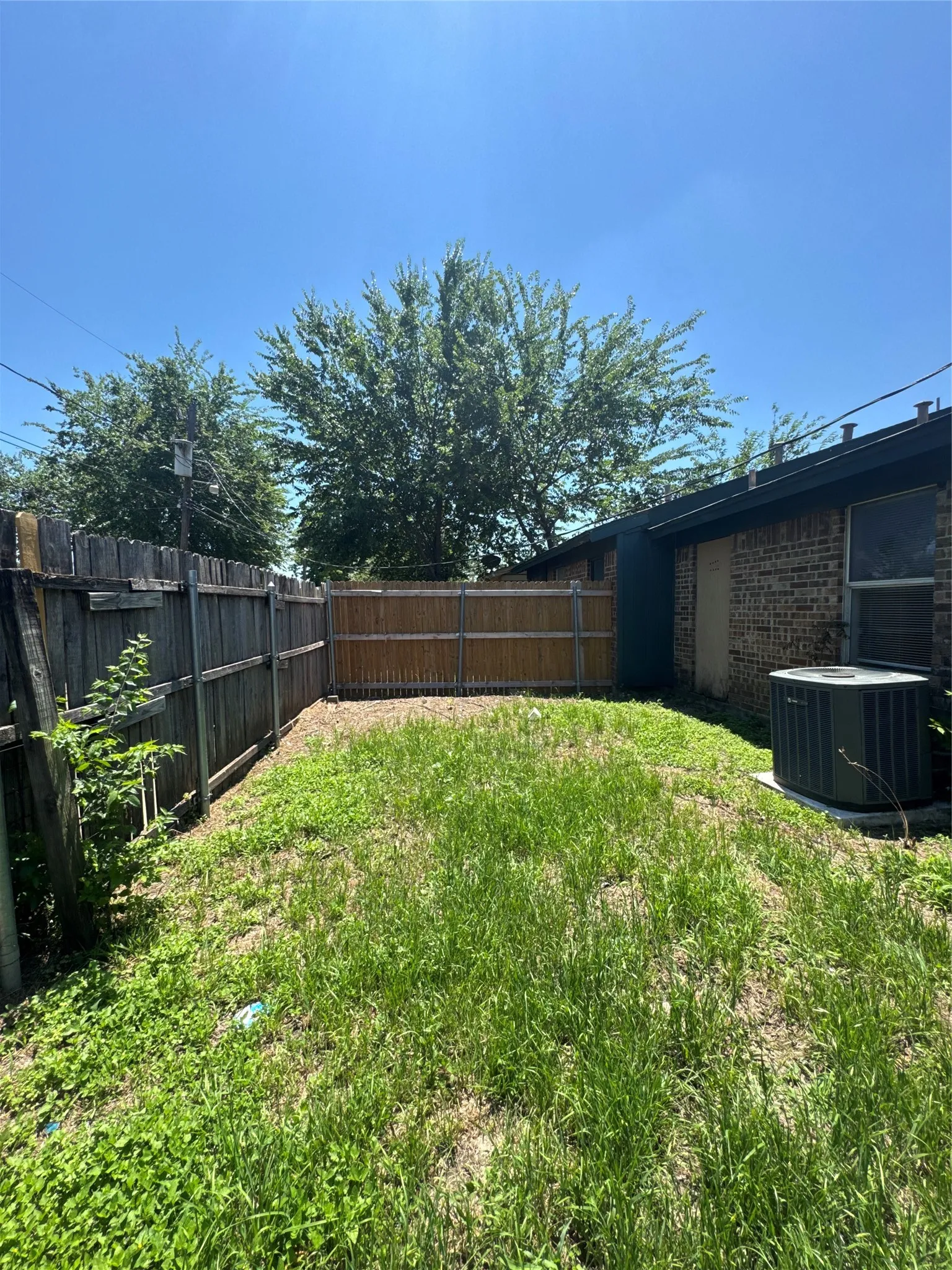 Duplex For Sale in Tarrant County , 7483 Tiffany Meadows Lane, Fort Worth, Texas 76140, 4 Bedroom, 4 Bathroom, Garage spaces, 0 Sqft, built in 1984, mls#21361396, Real Estate Agent in Fort Worth, Homes For Sale in Tarrant county, Homes For Sale in Fort Worth, Realtor in Fort Worth Texas, Real Estate Brokerage Independent Realty Texas, Luminita Cordes Realtor