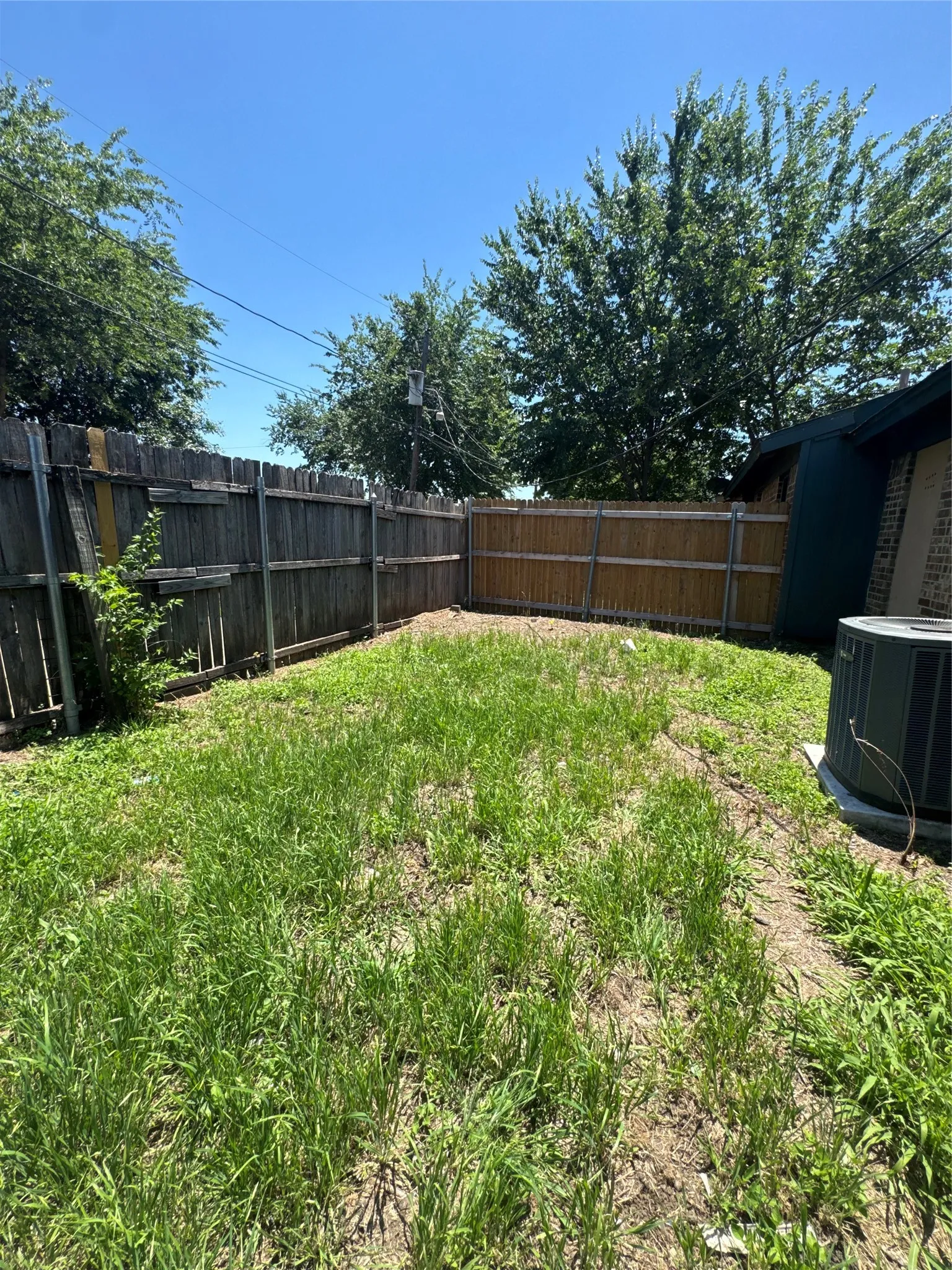 Duplex For Sale in Tarrant County , 7483 Tiffany Meadows Lane, Fort Worth, Texas 76140, 4 Bedroom, 4 Bathroom, Garage spaces, 0 Sqft, built in 1984, mls#21361396, Real Estate Agent in Fort Worth, Homes For Sale in Tarrant county, Homes For Sale in Fort Worth, Realtor in Fort Worth Texas, Real Estate Brokerage Independent Realty Texas, Luminita Cordes Realtor