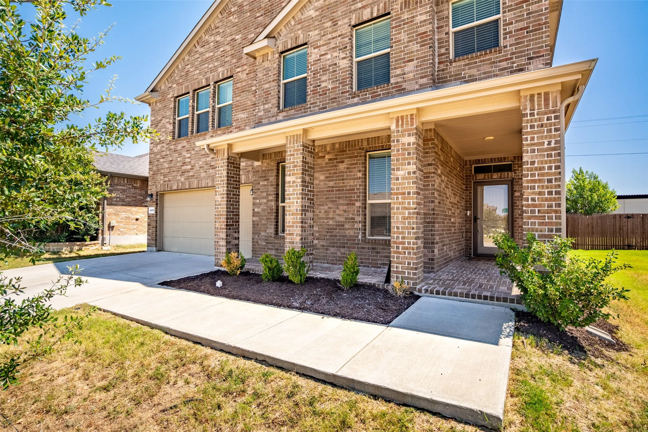 Single Family Residence For Rent in Tarrant County , 9404 Blaine Drive, Fort Worth, Texas 76177, 5 Bedroom, 3 Bathroom, 2 Garage spaces, 2,630 Sqft, built in 2019, mls#21362451, Real Estate Agent in Fort Worth, Homes For Rent in Tarrant county, Homes For Rent in Fort Worth, Realtor in Fort Worth Texas, Real Estate Brokerage Independent Realty Texas, Luminita Cordes Realtor