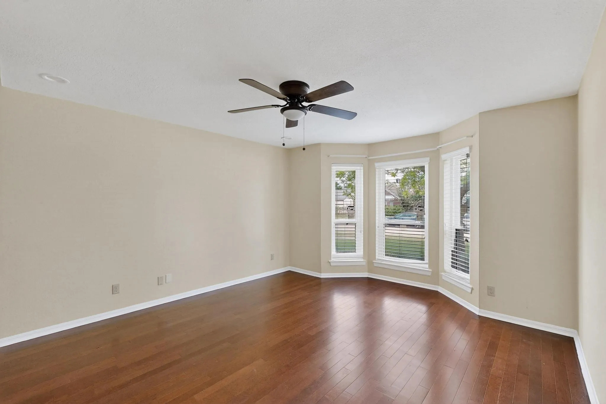 Single Family Residence For Rent in Dallas County , 936 Sugarberry Drive, Coppell, Texas 75019, 3 Bedroom, 2 Bathroom, 2 Garage spaces, 1,408 Sqft, built in 1983, mls#21362437, Real Estate Agent in Coppell, Homes For Rent in Dallas county, Homes For Rent in Coppell, Realtor in Coppell Texas, Real Estate Brokerage Independent Realty Texas, Luminita Cordes Realtor