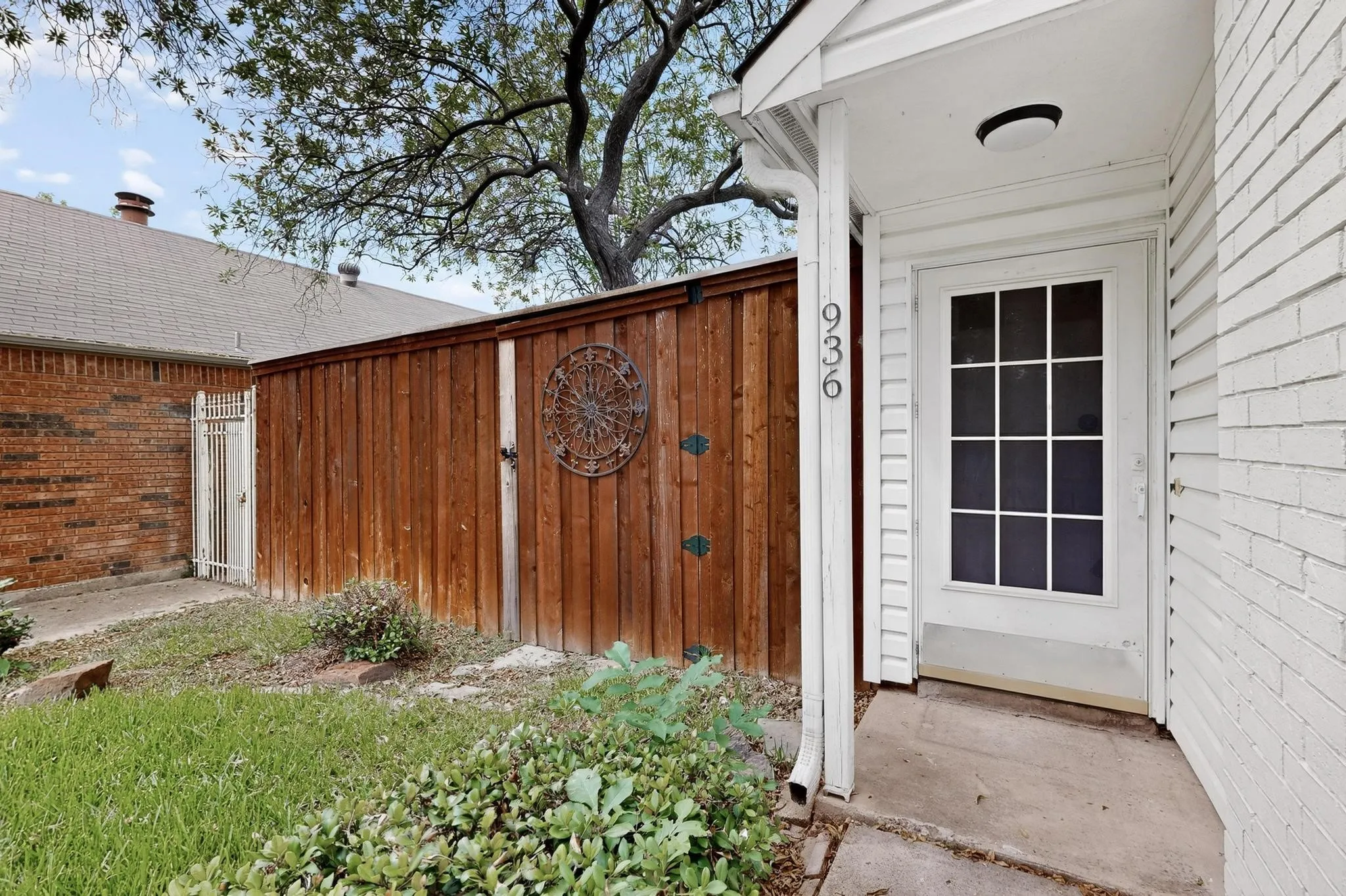 Single Family Residence For Rent in Dallas County , 936 Sugarberry Drive, Coppell, Texas 75019, 3 Bedroom, 2 Bathroom, 2 Garage spaces, 1,408 Sqft, built in 1983, mls#21362437, Real Estate Agent in Coppell, Homes For Rent in Dallas county, Homes For Rent in Coppell, Realtor in Coppell Texas, Real Estate Brokerage Independent Realty Texas, Luminita Cordes Realtor