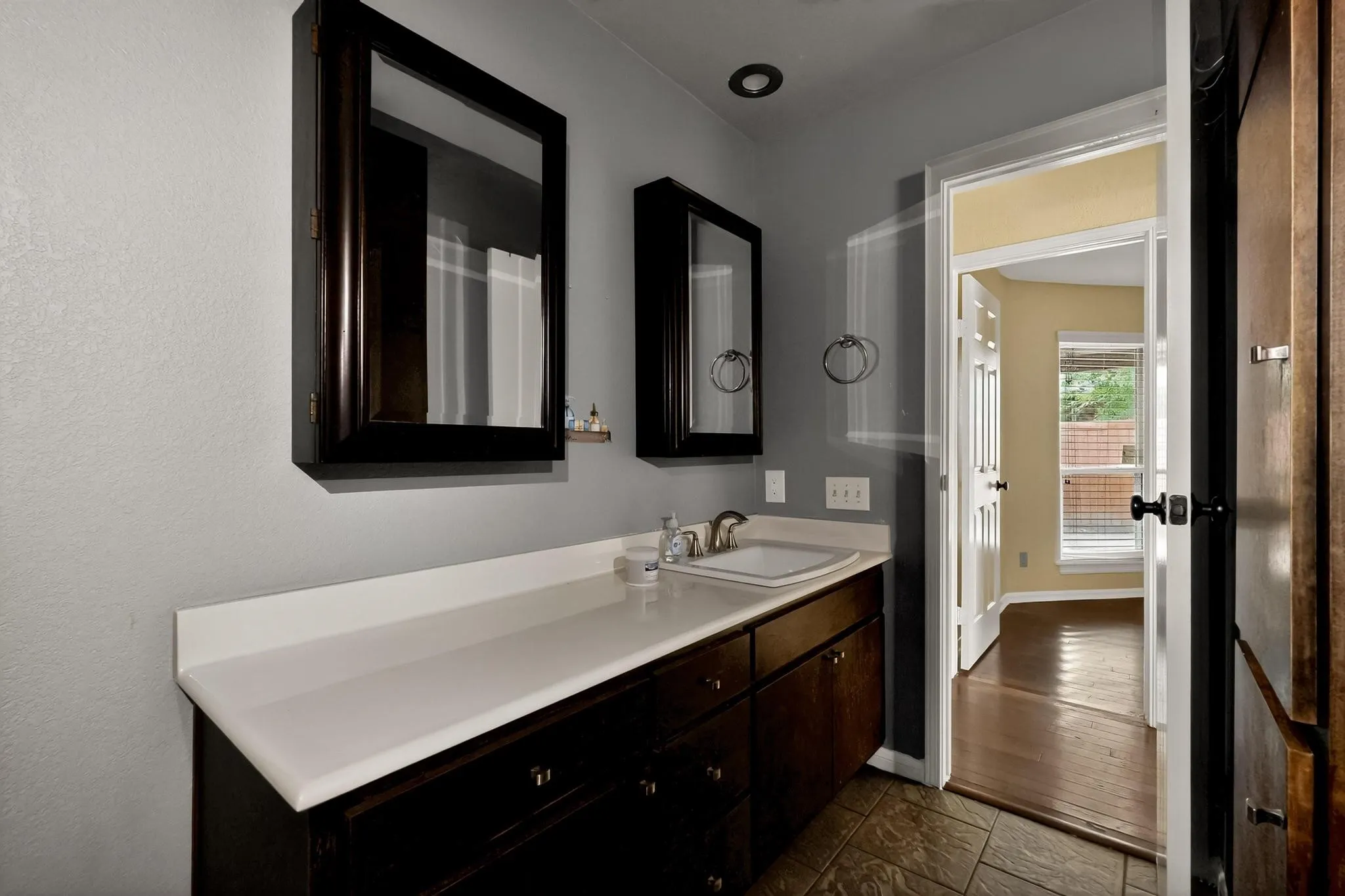 Single Family Residence For Rent in Dallas County , 936 Sugarberry Drive, Coppell, Texas 75019, 3 Bedroom, 2 Bathroom, 2 Garage spaces, 1,408 Sqft, built in 1983, mls#21362437, Real Estate Agent in Coppell, Homes For Rent in Dallas county, Homes For Rent in Coppell, Realtor in Coppell Texas, Real Estate Brokerage Independent Realty Texas, Luminita Cordes Realtor