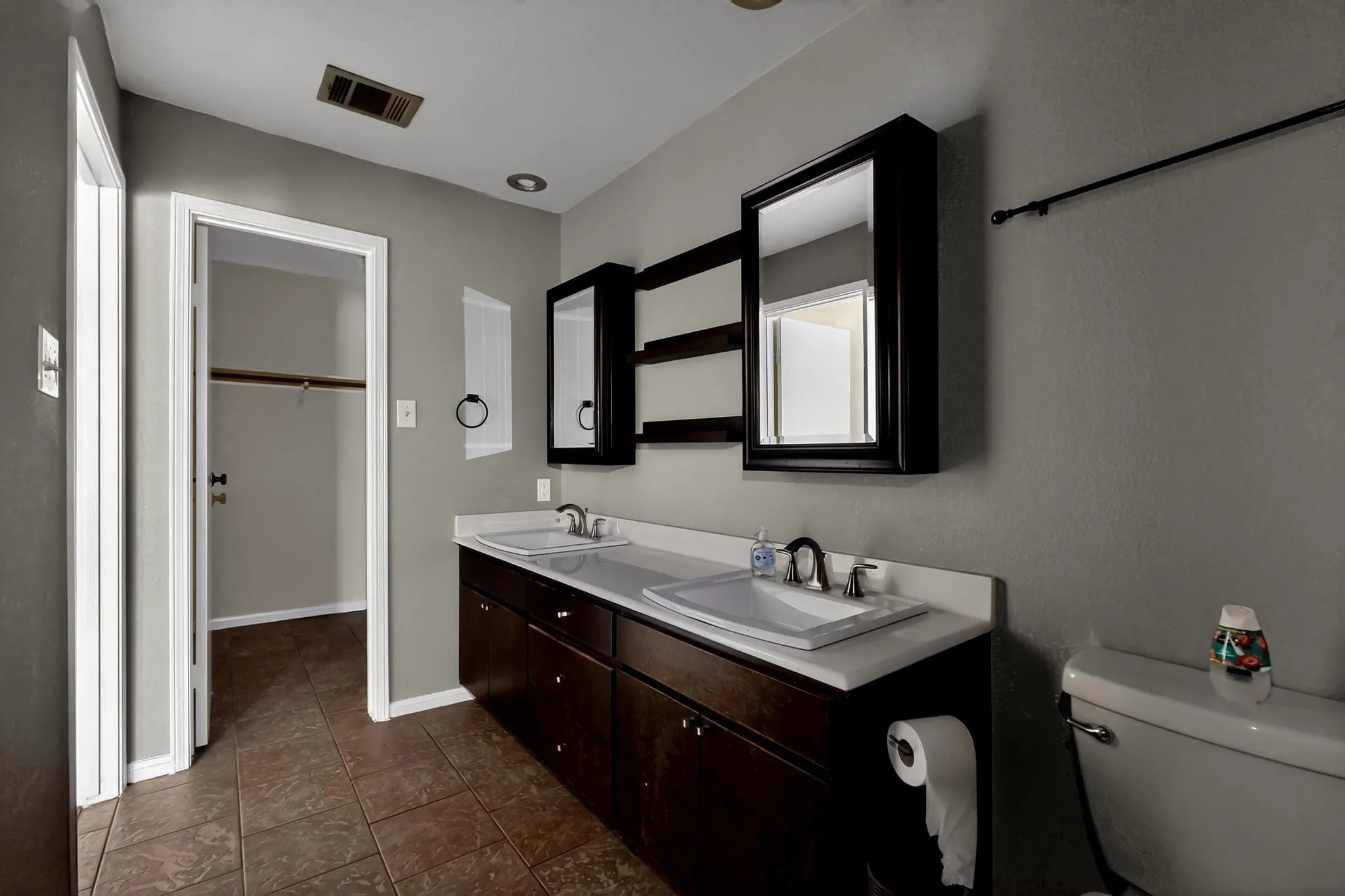Single Family Residence For Rent in Dallas County , 936 Sugarberry Drive, Coppell, Texas 75019, 3 Bedroom, 2 Bathroom, 2 Garage spaces, 1,408 Sqft, built in 1983, mls#21362437, Real Estate Agent in Coppell, Homes For Rent in Dallas county, Homes For Rent in Coppell, Realtor in Coppell Texas, Real Estate Brokerage Independent Realty Texas, Luminita Cordes Realtor