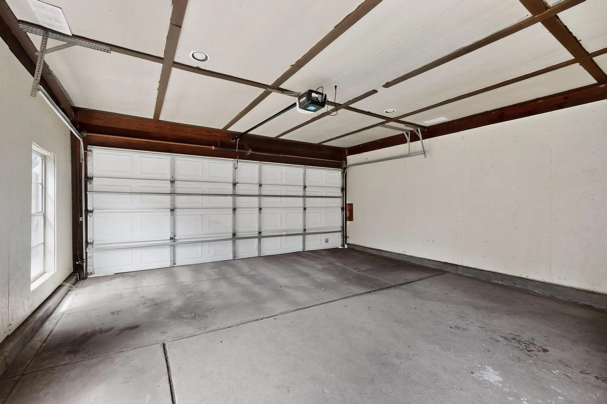 Single Family Residence For Rent in Dallas County , 936 Sugarberry Drive, Coppell, Texas 75019, 3 Bedroom, 2 Bathroom, 2 Garage spaces, 1,408 Sqft, built in 1983, mls#21362437, Real Estate Agent in Coppell, Homes For Rent in Dallas county, Homes For Rent in Coppell, Realtor in Coppell Texas, Real Estate Brokerage Independent Realty Texas, Luminita Cordes Realtor