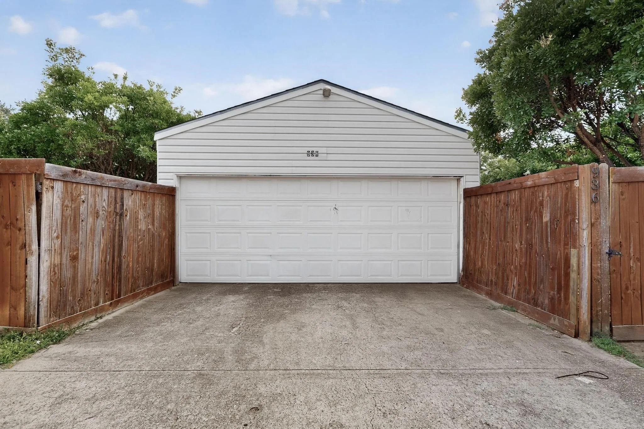 Single Family Residence For Rent in Dallas County , 936 Sugarberry Drive, Coppell, Texas 75019, 3 Bedroom, 2 Bathroom, 2 Garage spaces, 1,408 Sqft, built in 1983, mls#21362437, Real Estate Agent in Coppell, Homes For Rent in Dallas county, Homes For Rent in Coppell, Realtor in Coppell Texas, Real Estate Brokerage Independent Realty Texas, Luminita Cordes Realtor