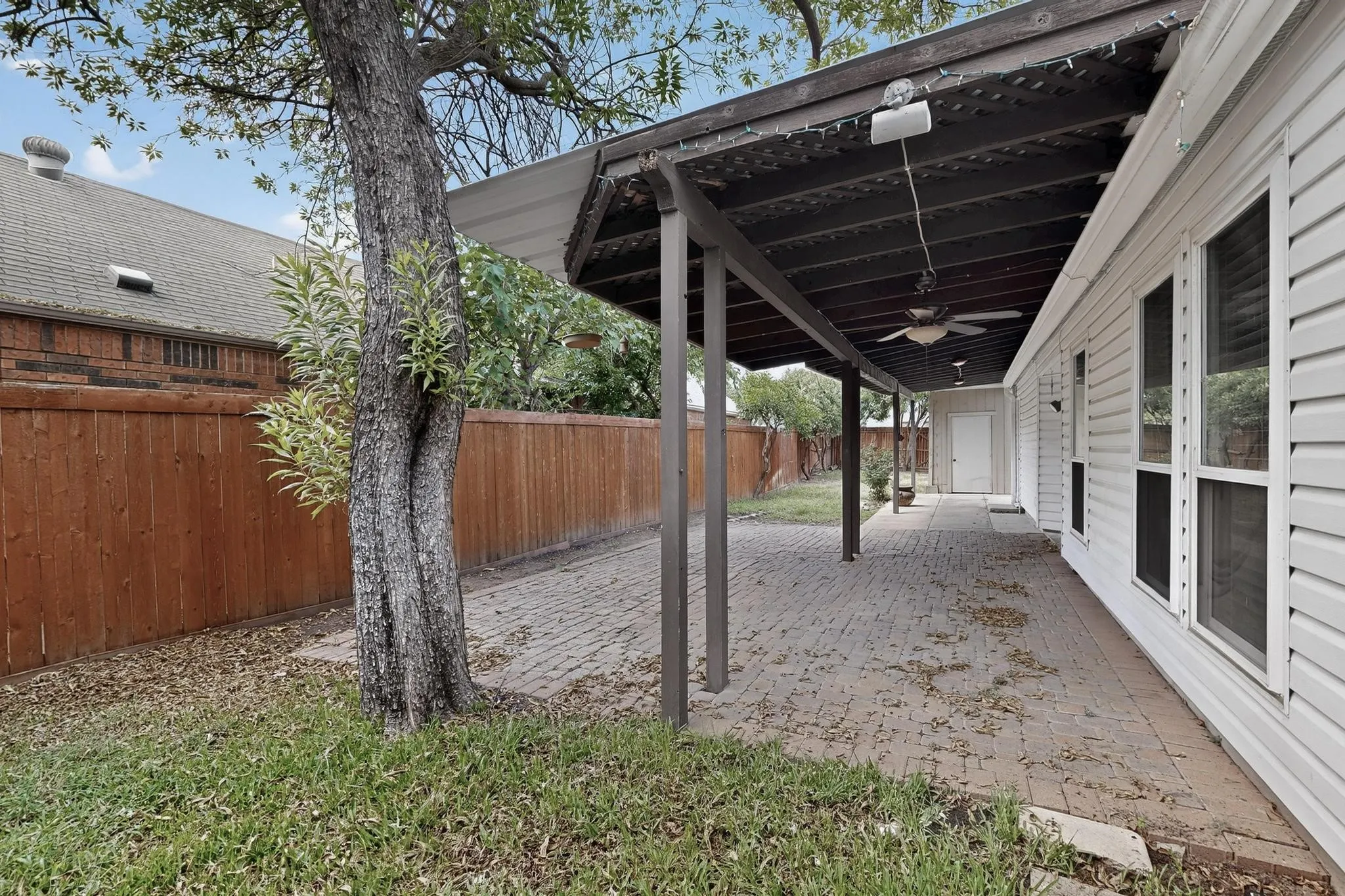 Single Family Residence For Rent in Dallas County , 936 Sugarberry Drive, Coppell, Texas 75019, 3 Bedroom, 2 Bathroom, 2 Garage spaces, 1,408 Sqft, built in 1983, mls#21362437, Real Estate Agent in Coppell, Homes For Rent in Dallas county, Homes For Rent in Coppell, Realtor in Coppell Texas, Real Estate Brokerage Independent Realty Texas, Luminita Cordes Realtor