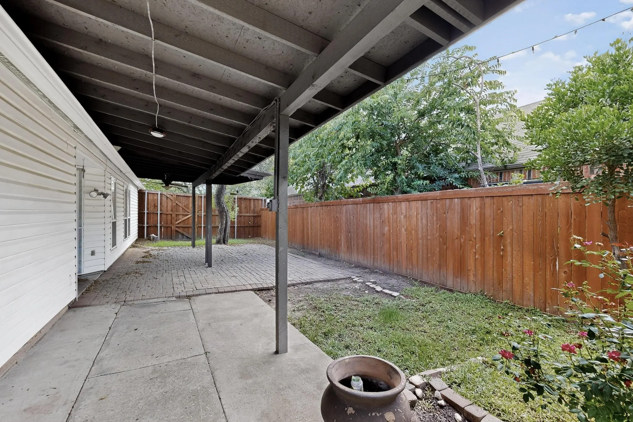 Single Family Residence For Rent in Dallas County , 936 Sugarberry Drive, Coppell, Texas 75019, 3 Bedroom, 2 Bathroom, 2 Garage spaces, 1,408 Sqft, built in 1983, mls#21362437, Real Estate Agent in Coppell, Homes For Rent in Dallas county, Homes For Rent in Coppell, Realtor in Coppell Texas, Real Estate Brokerage Independent Realty Texas, Luminita Cordes Realtor
