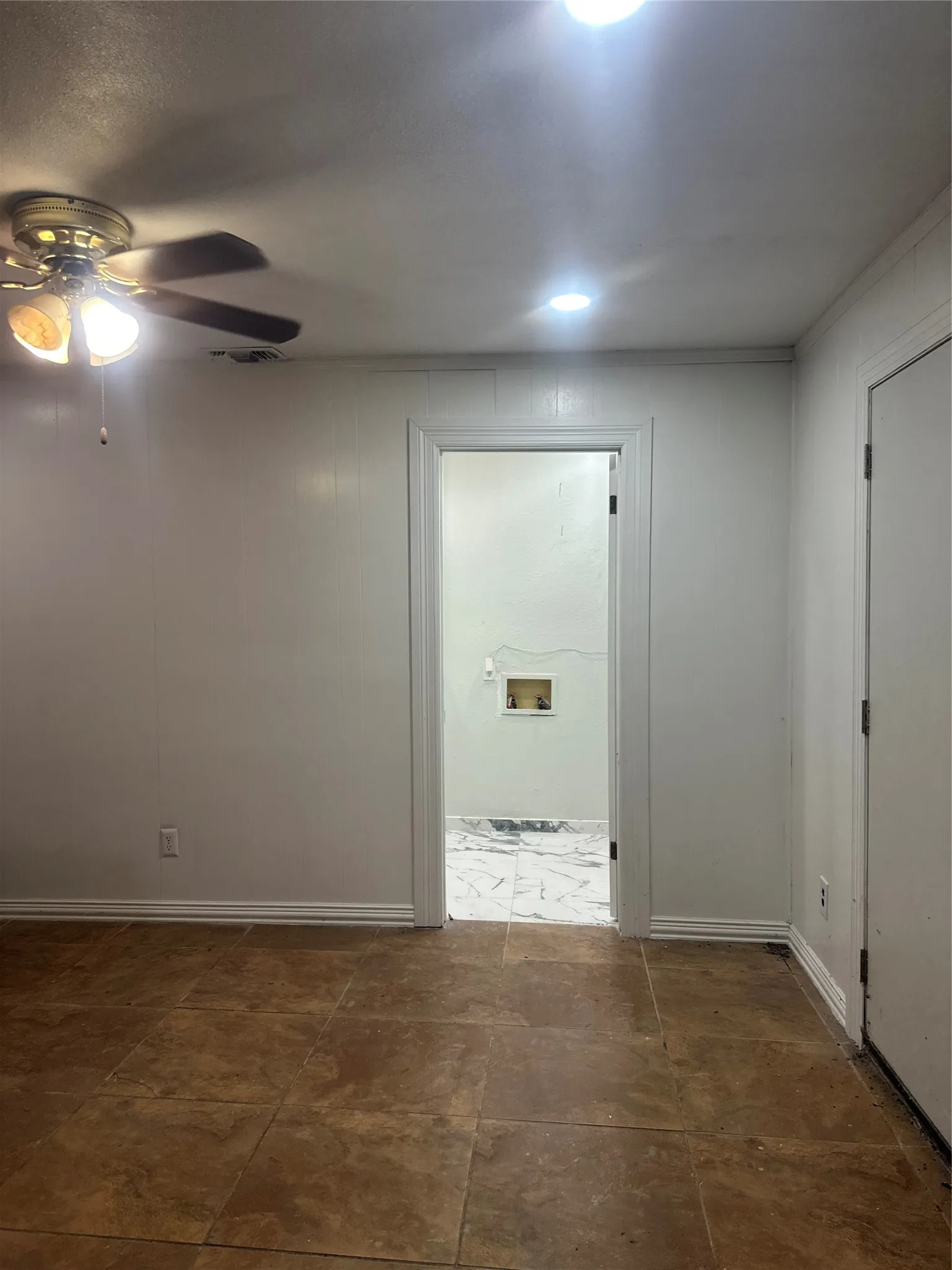 Single Family Residence For Rent in Dallas County , 12125 Bellafonte Drive, Dallas, Texas 75243, 3 Bedroom, 3 Bathroom, Garage spaces, 1,271 Sqft, built in 1955, mls#21361089, Real Estate Agent in Dallas, Homes For Rent in Dallas county, Homes For Rent in Dallas, Realtor in Dallas Texas, Real Estate Brokerage Independent Realty Texas, Luminita Cordes Realtor