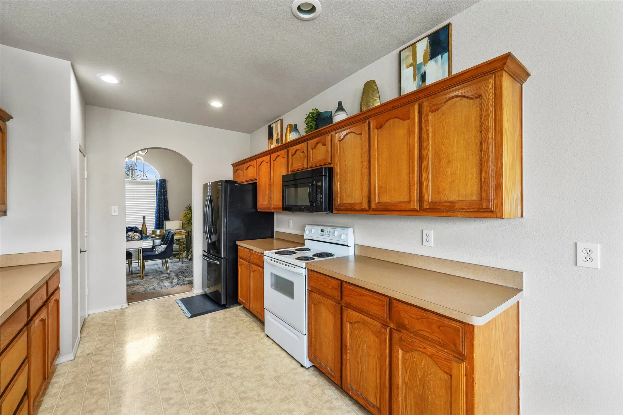 Single Family Residence For Sale in Tarrant County , 7420 Alverstone Drive, Fort Worth, Texas 76120, 4 Bedroom, 3 Bathroom, 2 Garage spaces, 2,308 Sqft, built in 2005, mls#21313180, Real Estate Agent in Fort Worth, Homes For Sale in Tarrant county, Homes For Sale in Fort Worth, Realtor in Fort Worth Texas, Real Estate Brokerage Independent Realty Texas, Luminita Cordes Realtor