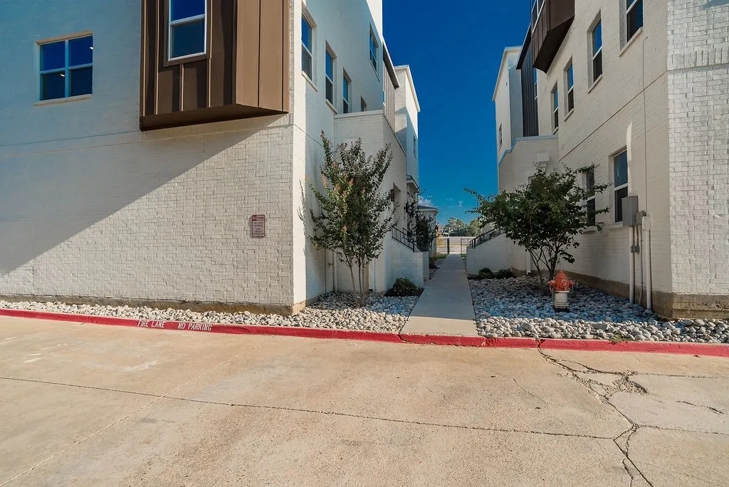 Condominium For Sale in Tarrant County , 1217 Beaconfield Lane 811, Arlington, Texas 76011, 2 Bedroom, 3 Bathroom, 1 Garage spaces, 1,378 Sqft, built in 2024, mls#21359653, Real Estate Agent in Arlington, Homes For Sale in Tarrant county, Homes For Sale in Arlington, Realtor in Arlington Texas, Real Estate Brokerage Independent Realty Texas, Luminita Cordes Realtor