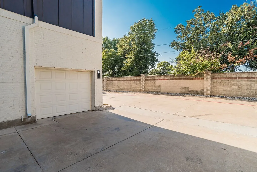 Condominium For Sale in Tarrant County , 1217 Beaconfield Lane 811, Arlington, Texas 76011, 2 Bedroom, 3 Bathroom, 1 Garage spaces, 1,378 Sqft, built in 2024, mls#21359653, Real Estate Agent in Arlington, Homes For Sale in Tarrant county, Homes For Sale in Arlington, Realtor in Arlington Texas, Real Estate Brokerage Independent Realty Texas, Luminita Cordes Realtor