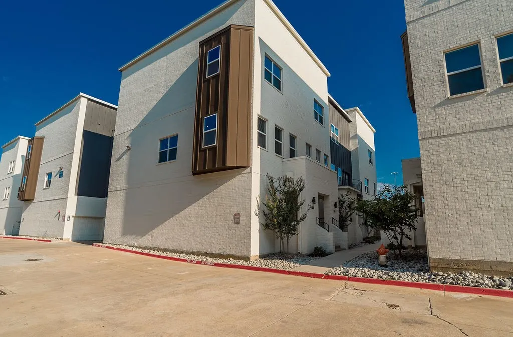 Condominium For Sale in Tarrant County , 1217 Beaconfield Lane 811, Arlington, Texas 76011, 2 Bedroom, 3 Bathroom, 1 Garage spaces, 1,378 Sqft, built in 2024, mls#21359653, Real Estate Agent in Arlington, Homes For Sale in Tarrant county, Homes For Sale in Arlington, Realtor in Arlington Texas, Real Estate Brokerage Independent Realty Texas, Luminita Cordes Realtor