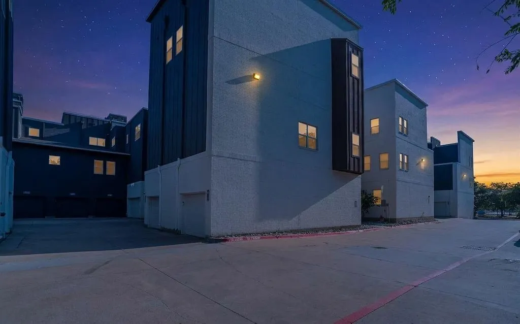 Condominium For Sale in Tarrant County , 1217 Beaconfield Lane 811, Arlington, Texas 76011, 2 Bedroom, 3 Bathroom, 1 Garage spaces, 1,378 Sqft, built in 2024, mls#21359653, Real Estate Agent in Arlington, Homes For Sale in Tarrant county, Homes For Sale in Arlington, Realtor in Arlington Texas, Real Estate Brokerage Independent Realty Texas, Luminita Cordes Realtor