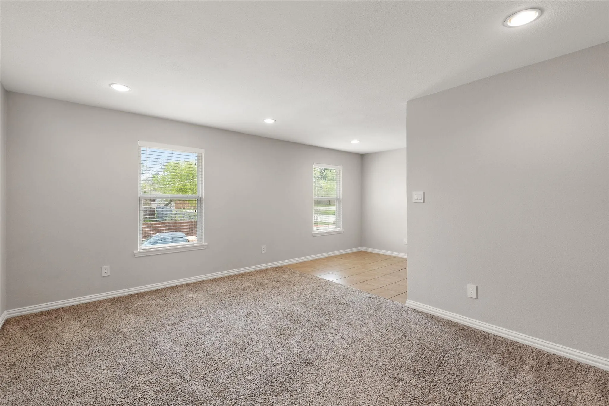 Apartment For Rent in Tarrant County , 2016 Paisley Drive C, Arlington, Texas 76015, 2 Bedroom, 1 Bathroom, Garage spaces, 1,080 Sqft, built in 1979, mls#21348195, Real Estate Agent in Arlington, Homes For Rent in Tarrant county, Homes For Rent in Arlington, Realtor in Arlington Texas, Real Estate Brokerage Independent Realty Texas, Luminita Cordes Realtor