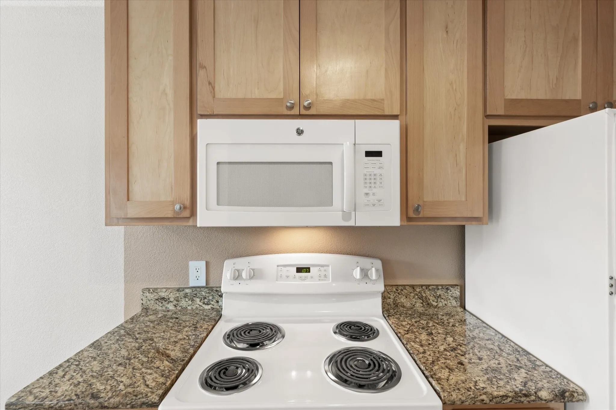 Apartment For Rent in Tarrant County , 2016 Paisley Drive C, Arlington, Texas 76015, 2 Bedroom, 1 Bathroom, Garage spaces, 1,080 Sqft, built in 1979, mls#21348195, Real Estate Agent in Arlington, Homes For Rent in Tarrant county, Homes For Rent in Arlington, Realtor in Arlington Texas, Real Estate Brokerage Independent Realty Texas, Luminita Cordes Realtor